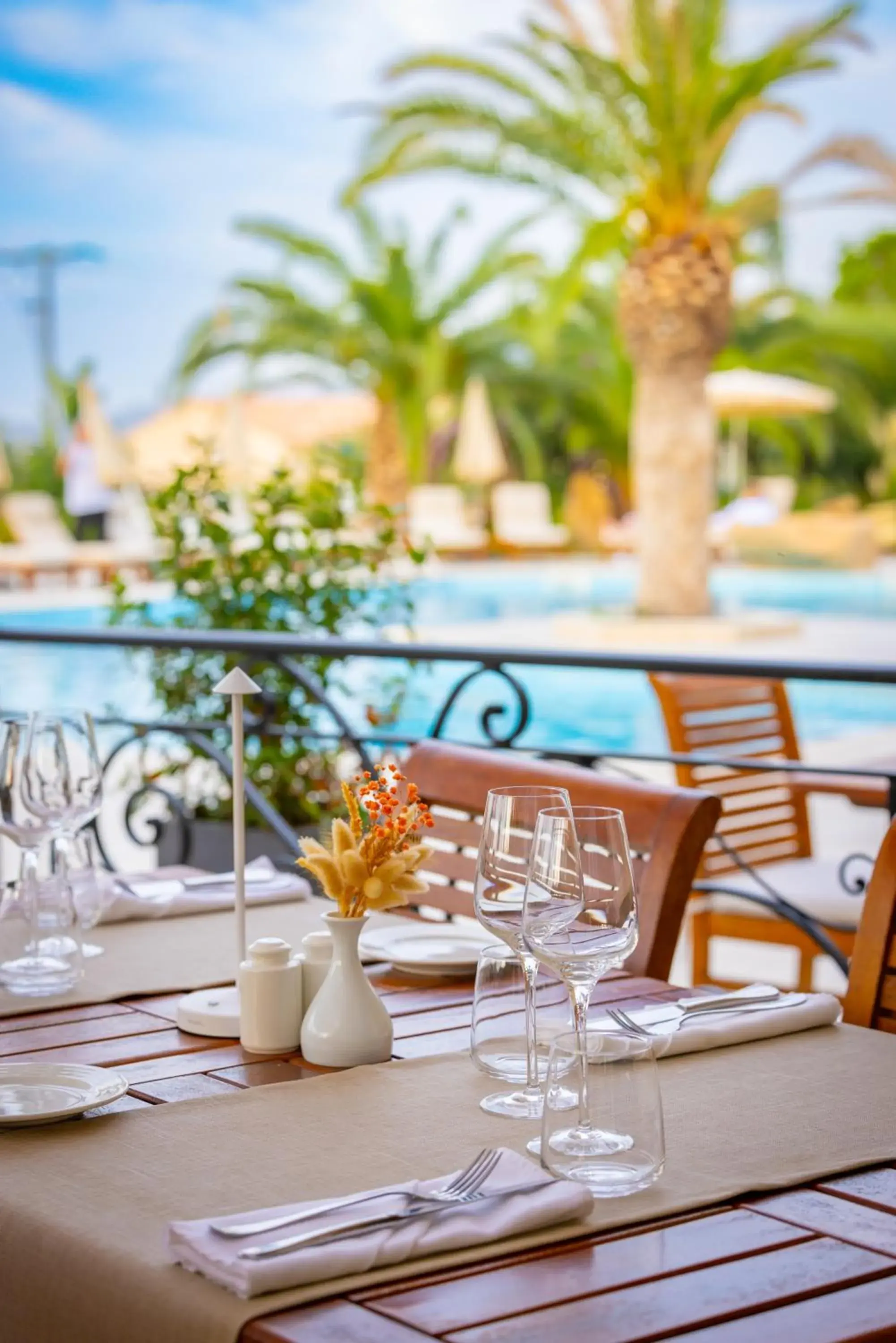 Restaurant/Places to Eat in HOTEL CORSICA