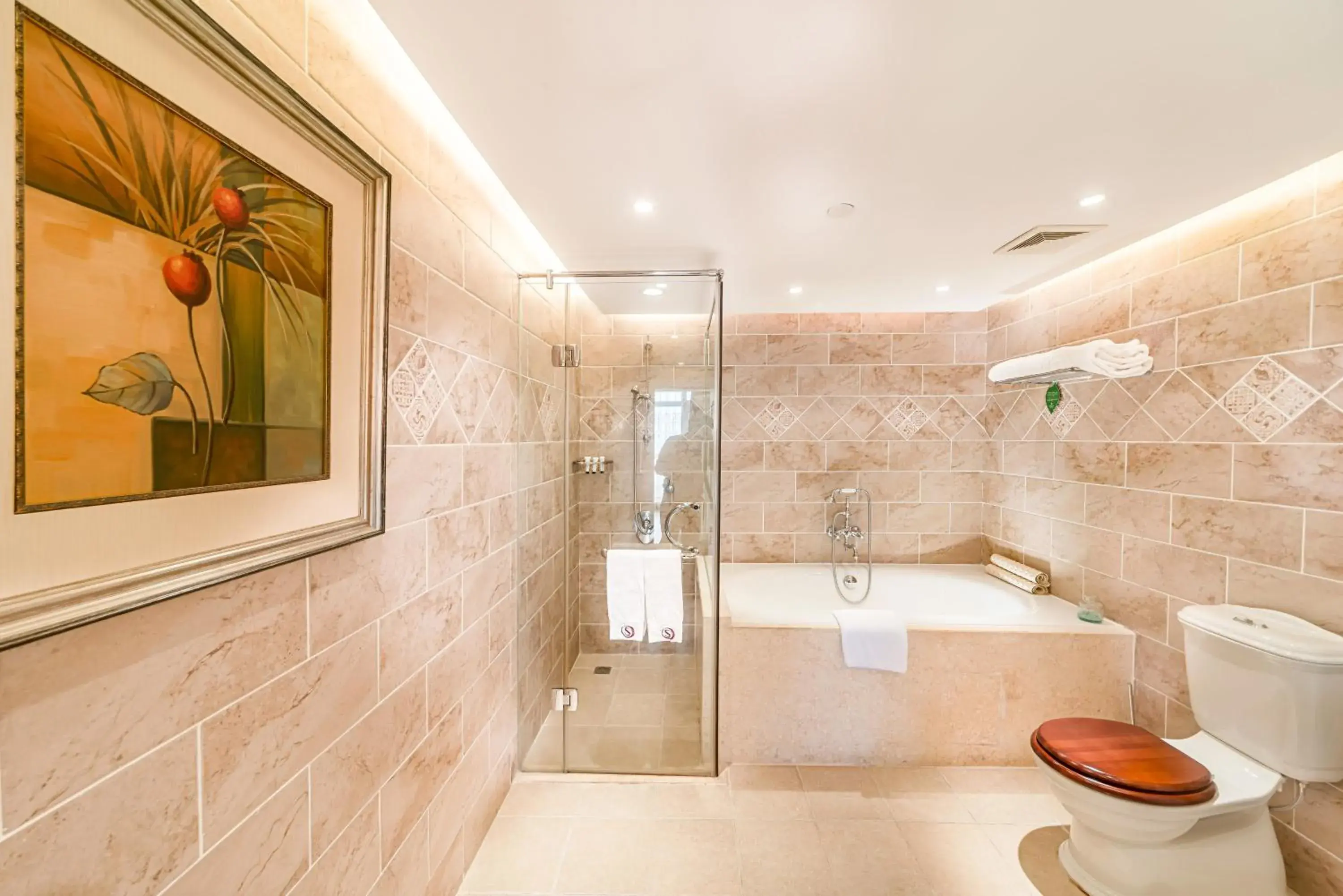 Toilet, Bathroom in Haikou Mingguang Shengyi Hotel (Previous Mingguang International Hotel)