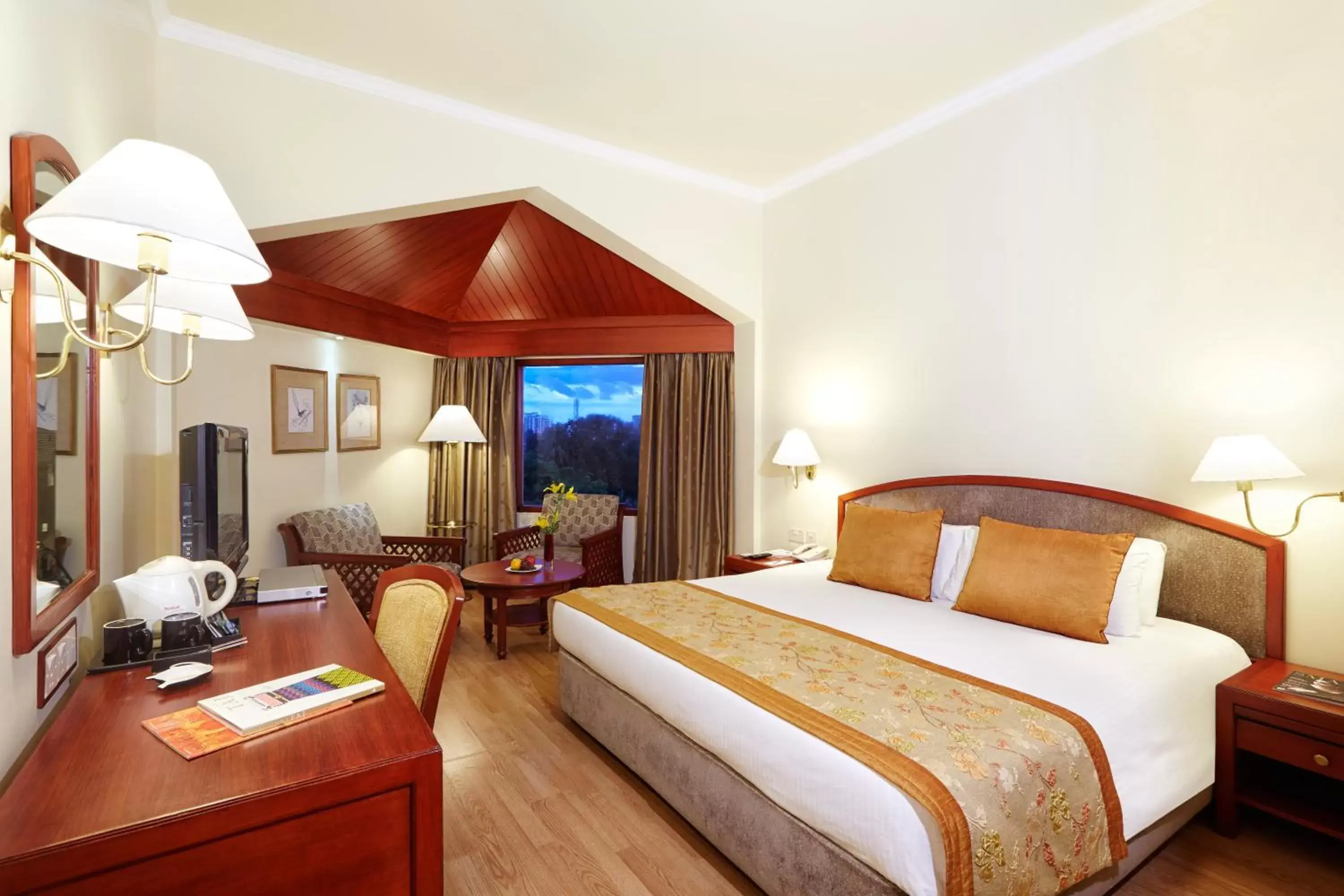 Bedroom, Bed in The Gateway Hotel Beach Road, Calicut Bedroom, Bed in The Gateway Hotel Beach Road, Calicut