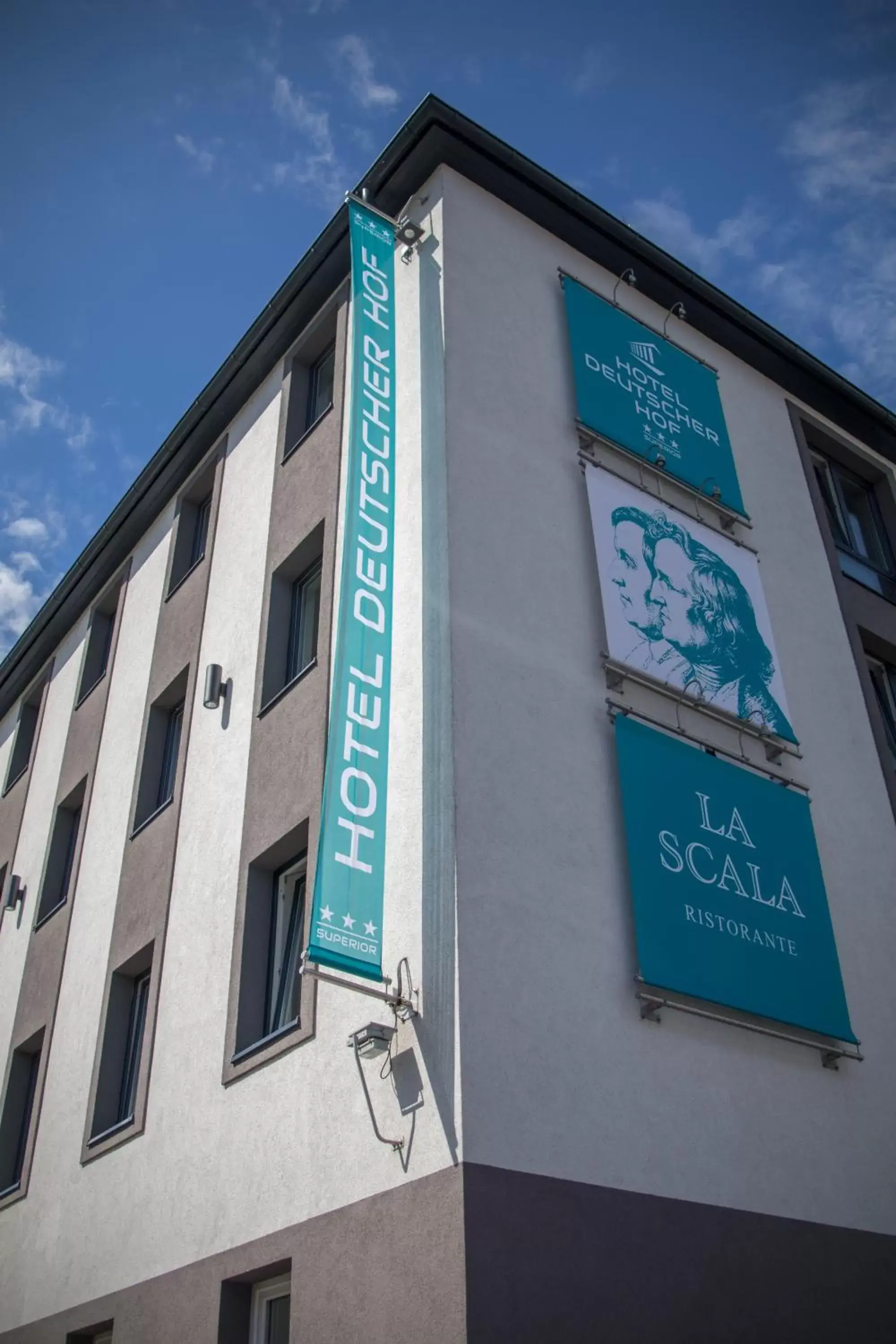 Facade/entrance in Hotel Deutscher Hof Facade/entrance in Hotel Deutscher Hof