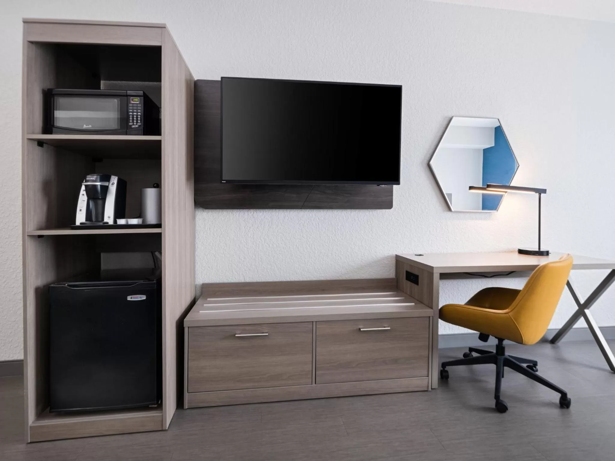 Photo of the whole room in Holiday Inn Express & Suites Lakeland North I-4 by IHG