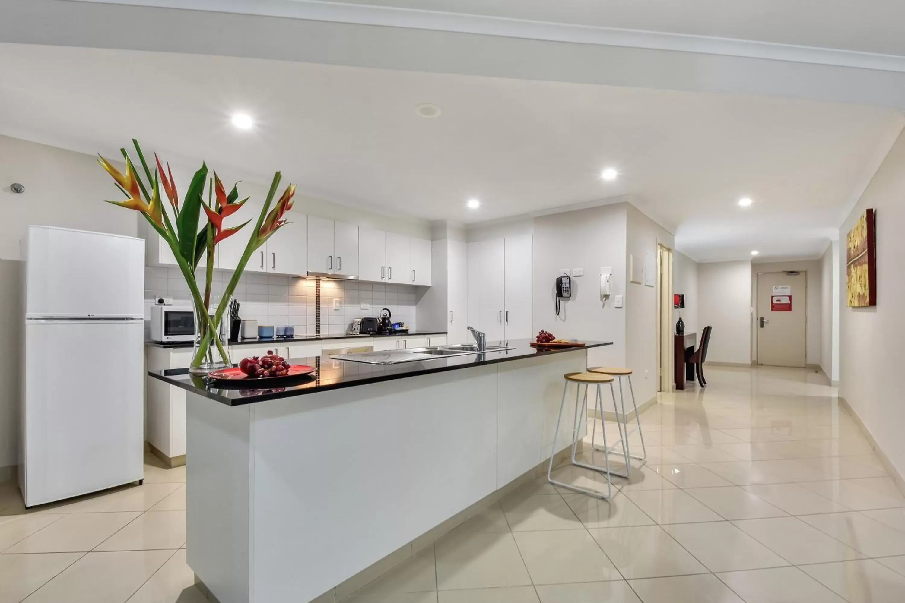 Kitchen or kitchenette, Kitchen/Kitchenette in Argus Apartments Darwin