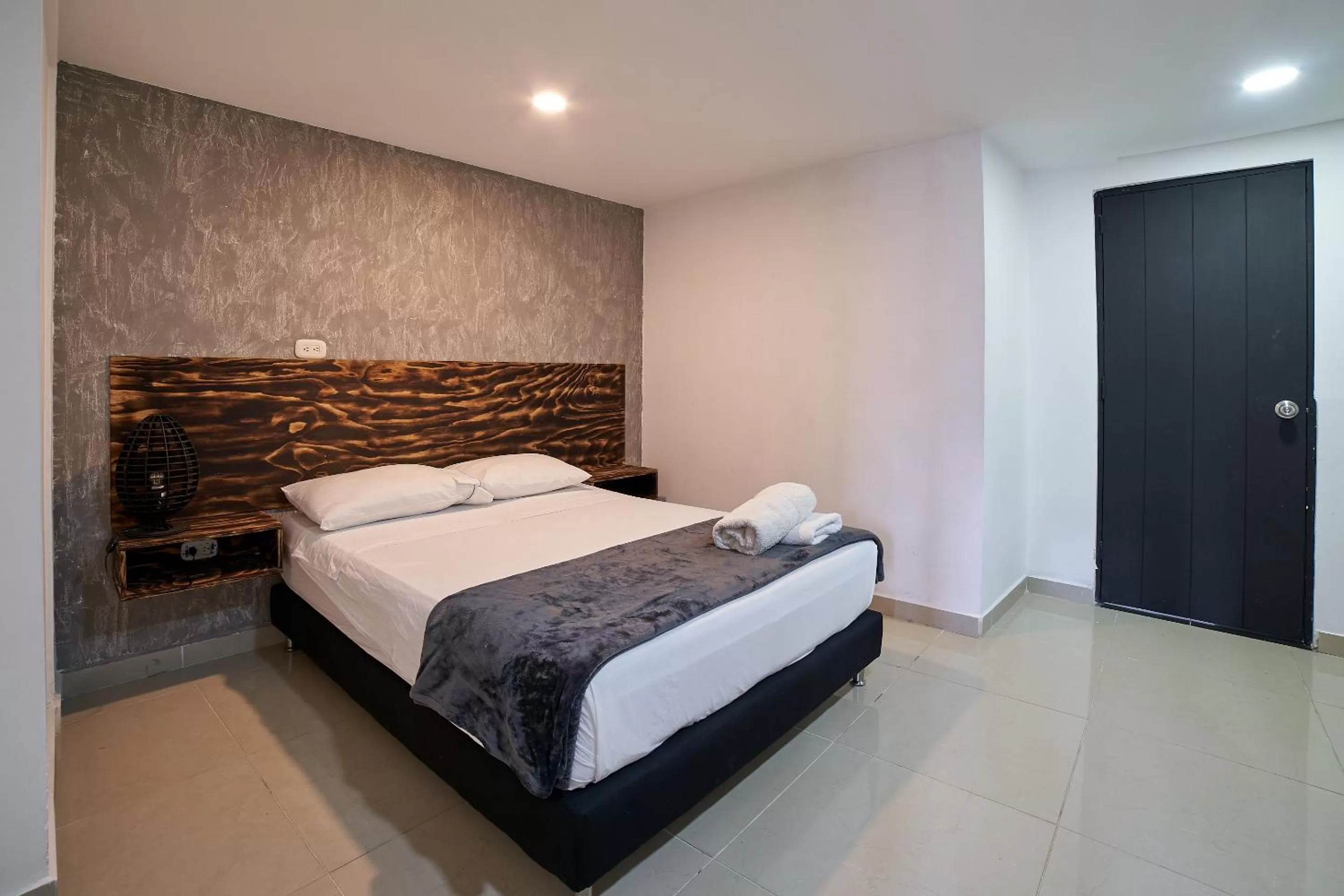 Bedroom, Bed in Farum Hotel Express