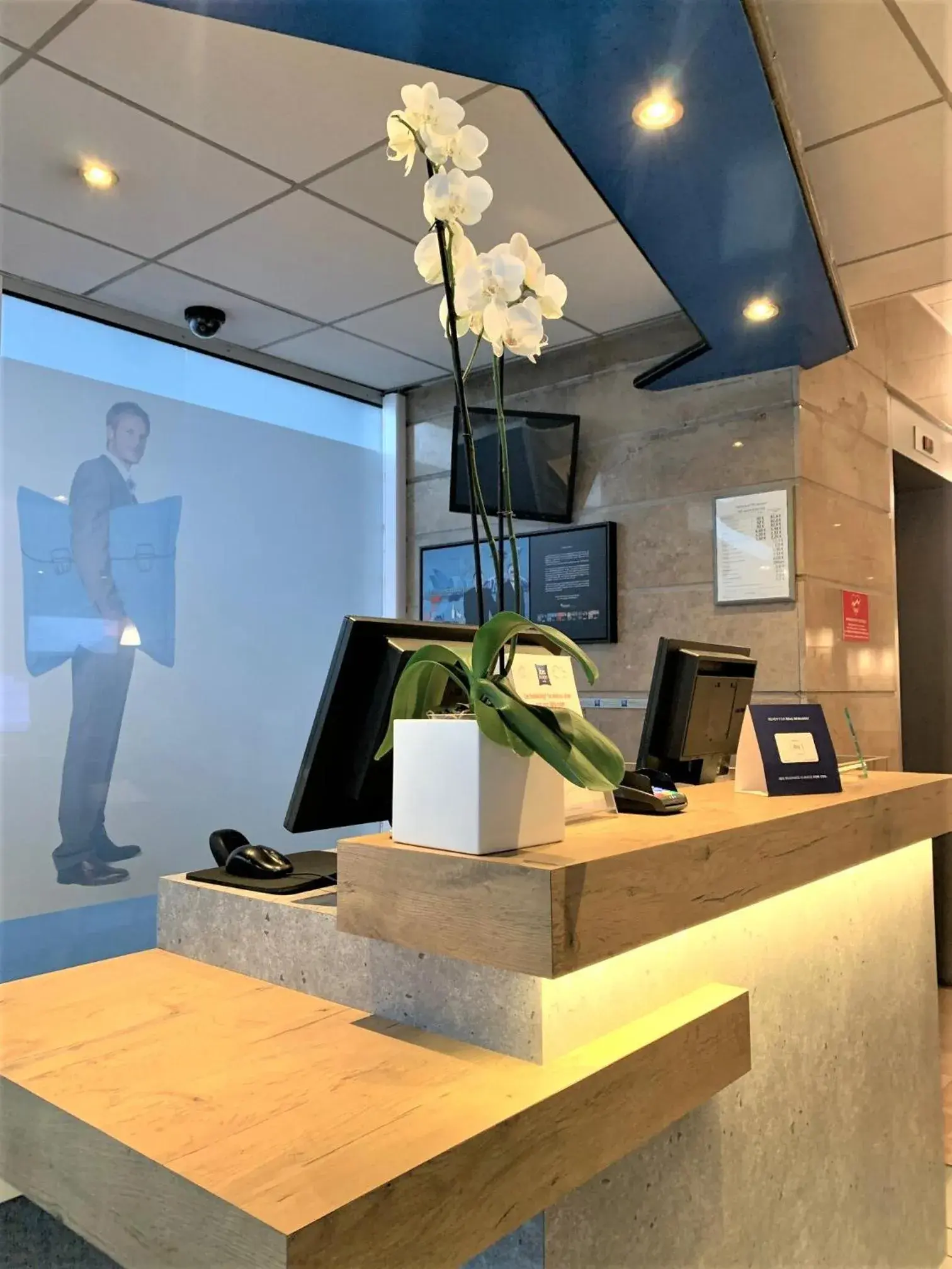 Lobby or reception in ibis budget Paris Porte de Bercy Lobby or reception in ibis budget Paris Porte de Bercy