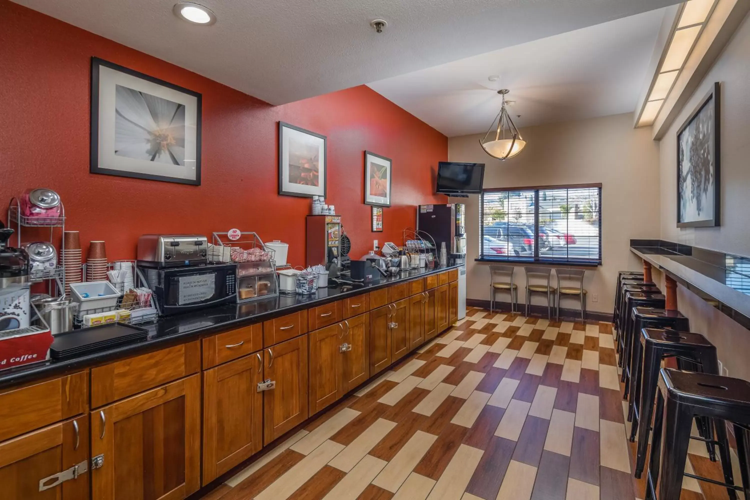 Breakfast, Restaurant/Places to Eat in Super 8 by Wyndham San Bruno /SF Intl Arpt West