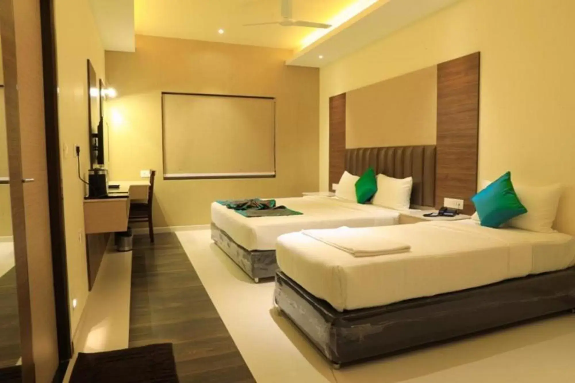 Photo of the whole room, Bed in Laya Regency Photo of the whole room, Bed in Laya Regency