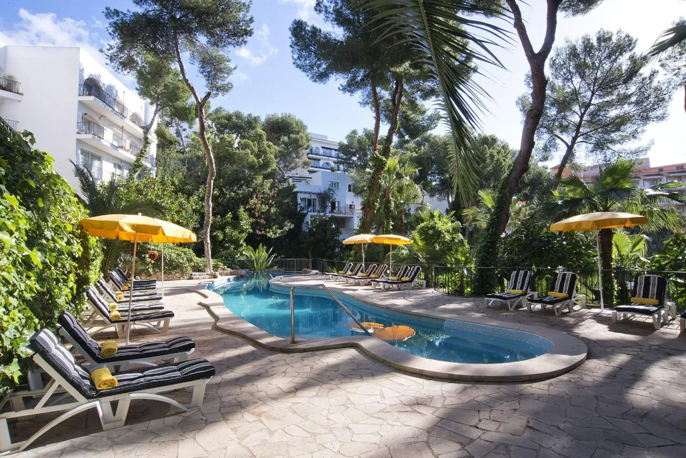 Garden view, Swimming Pool in Hotel Bon Sol Resort & Spa