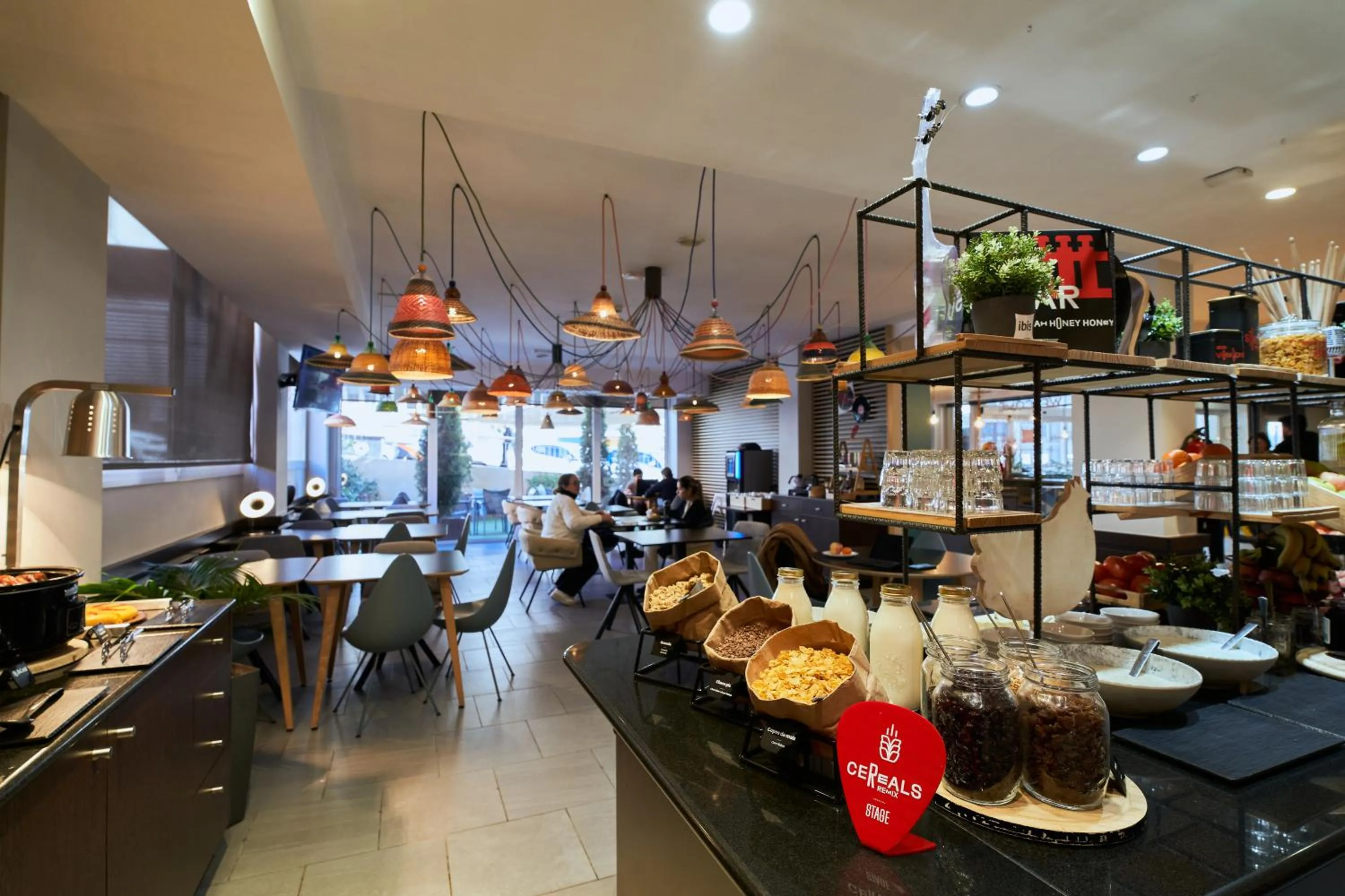 Restaurant/places to eat in Ibis Madrid Calle Alcalá