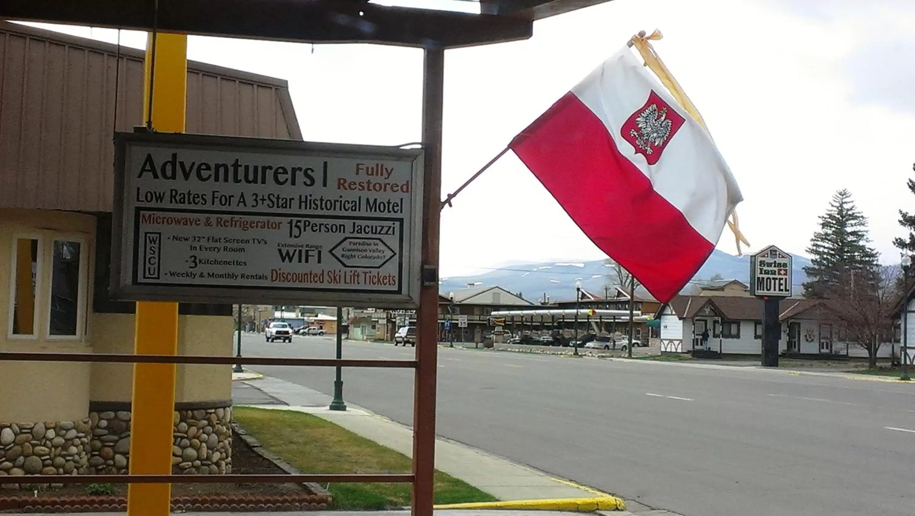 Logo/Certificate/Sign in Western Motel