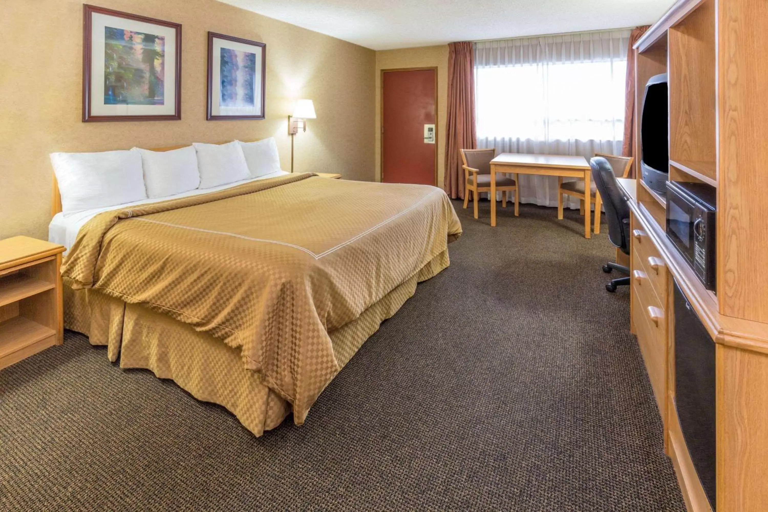 Photo of the whole room in Days Inn by Wyndham Black Bear