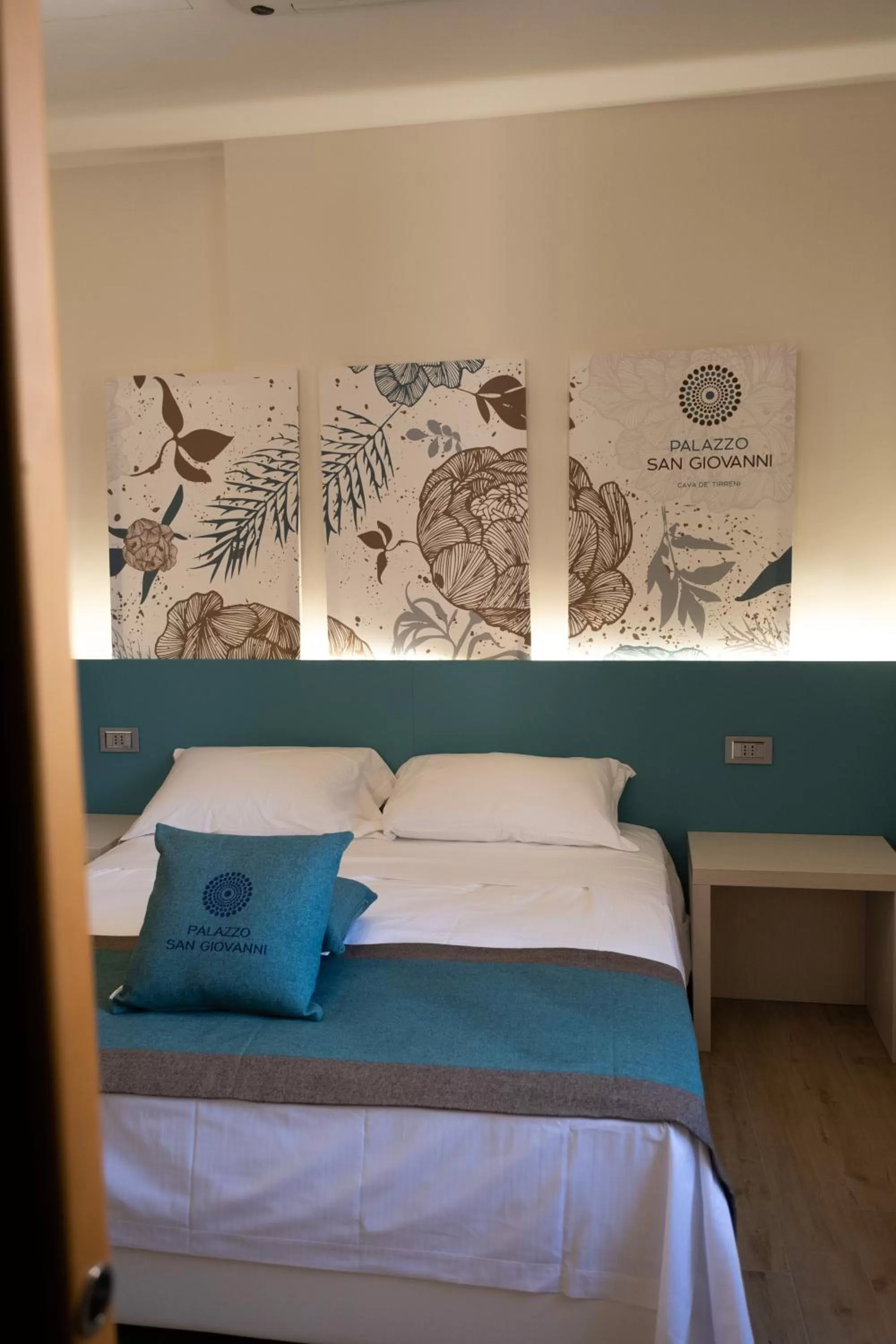 Photo of the whole room, Bed in Palazzo San Giovanni