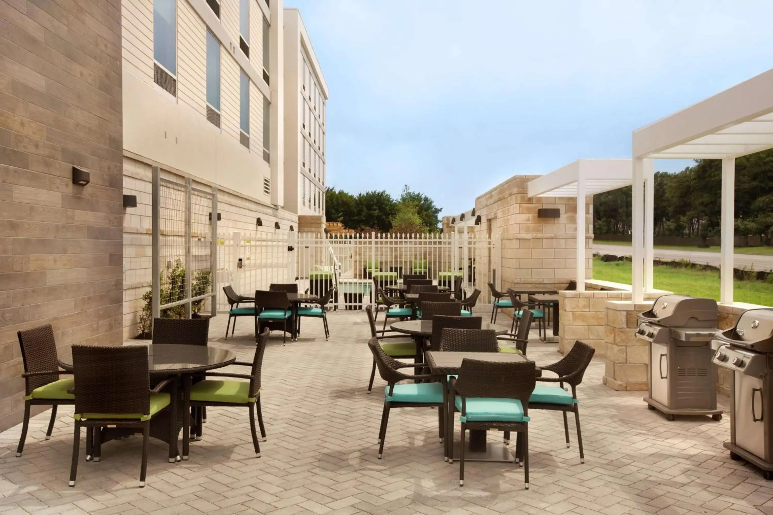 Property building, Restaurant/Places to Eat in Home2 Suites by Hilton Austin North/Near the Domain, TX