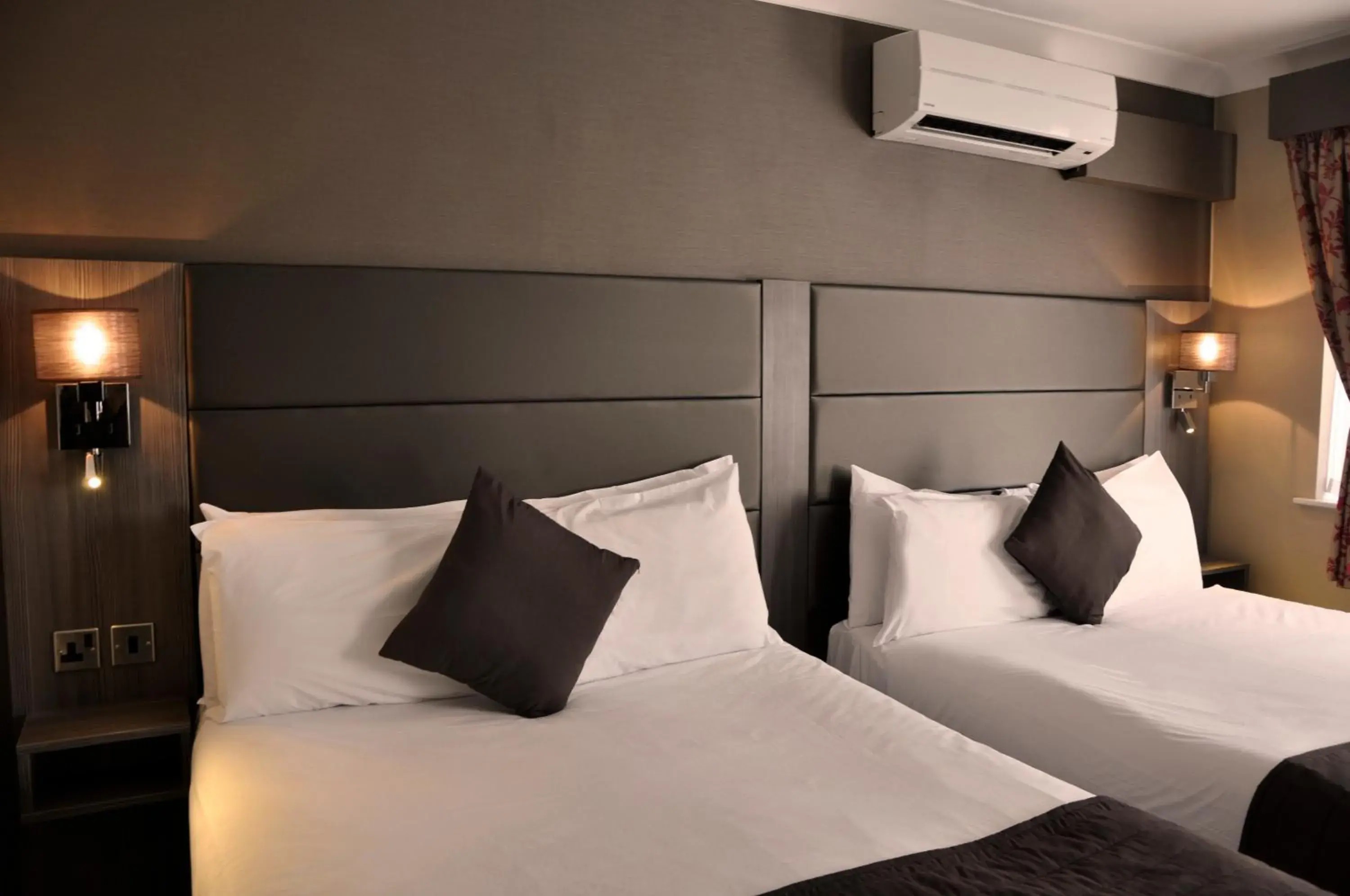 Bed in Brunel Hotel Bed in Brunel Hotel