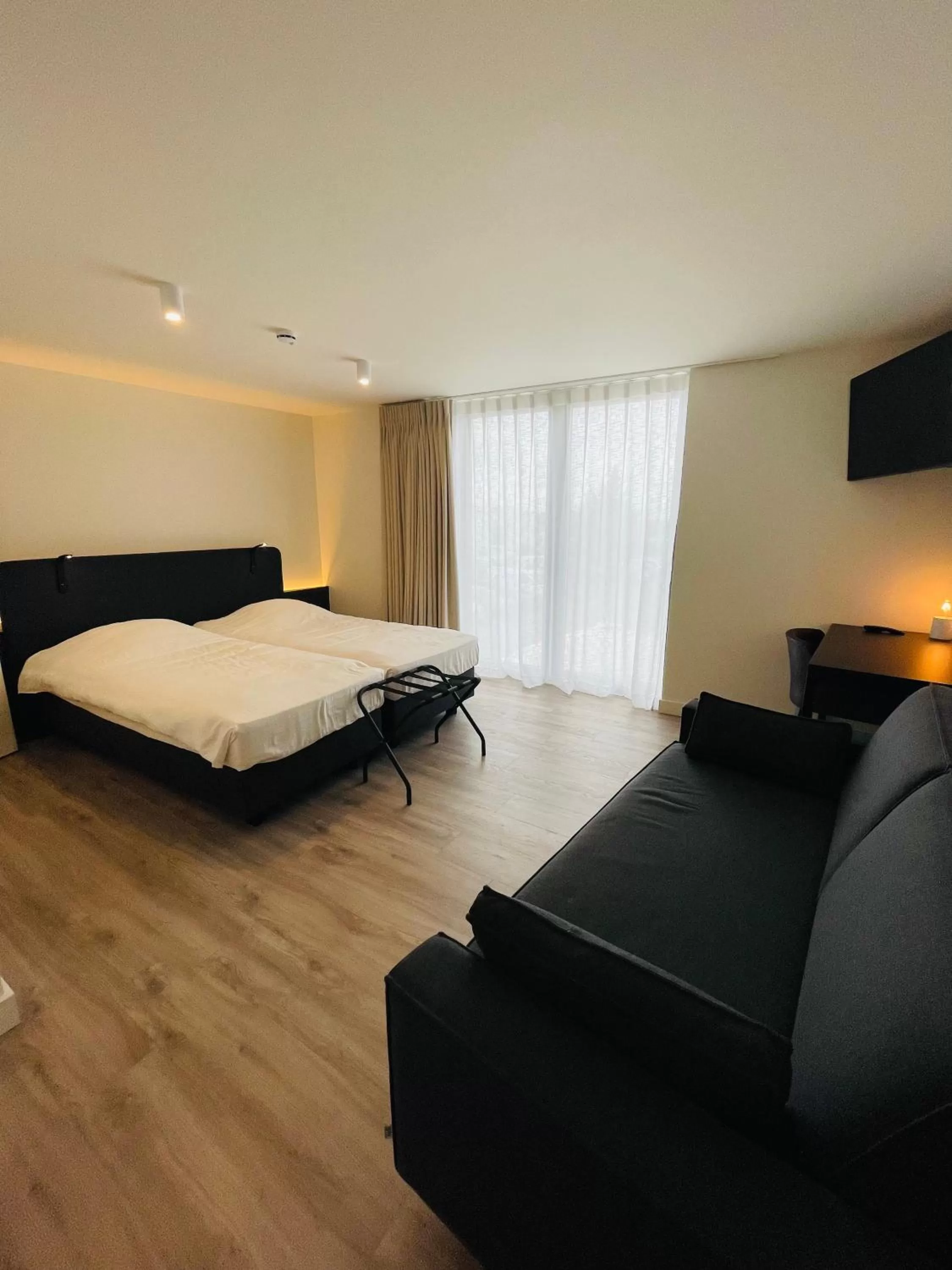 Photo of the whole room, Bed in Hotel Bell-X Kortrijk-Wevelgem