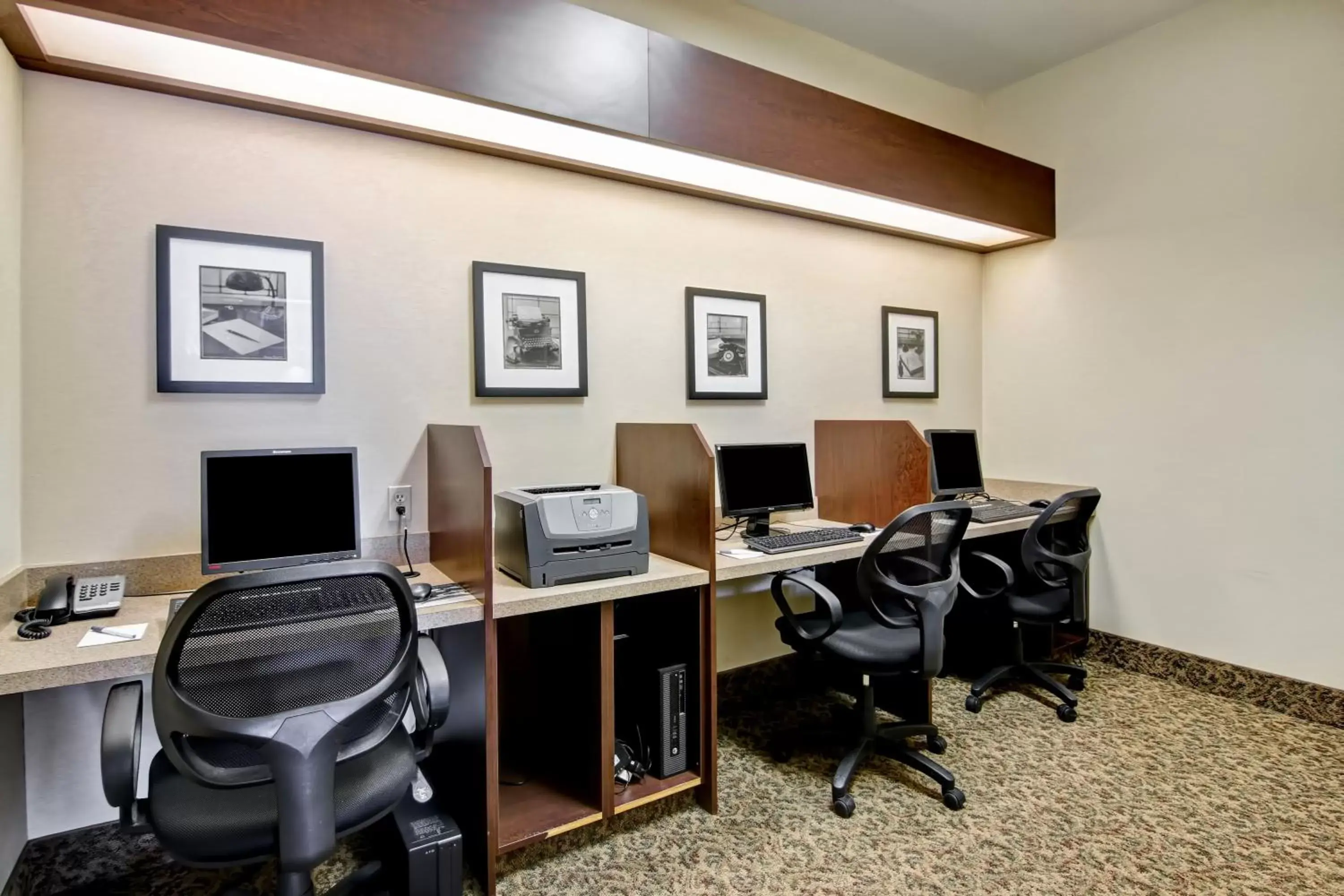 Business facilities in Canalta Camrose