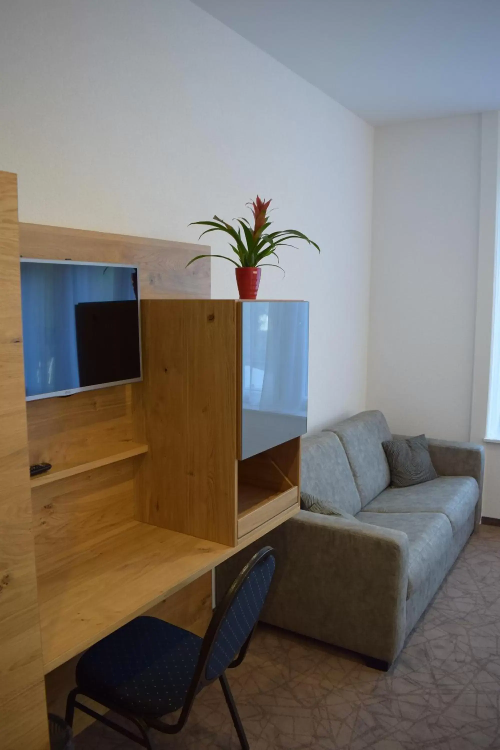 Photo of the whole room, Seating Area in Hotel Acacia