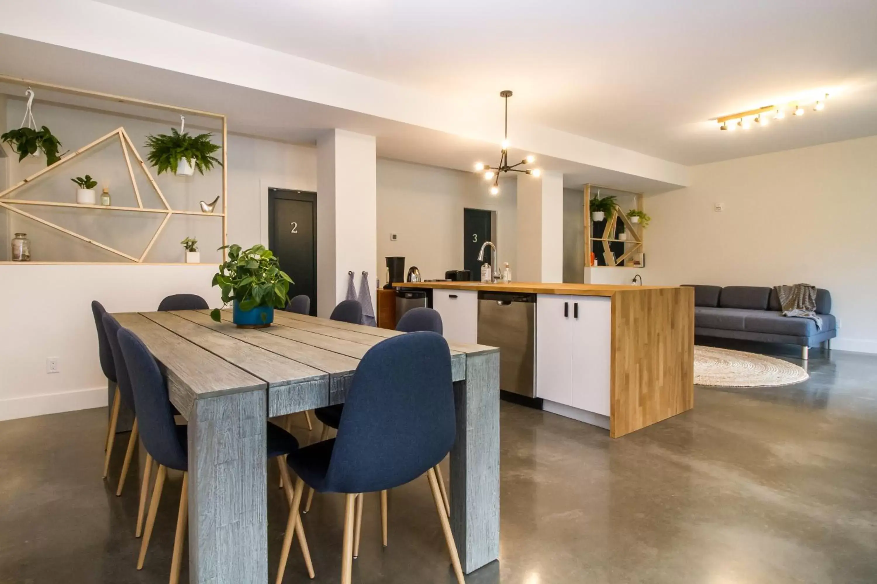 Dining Area in Arrows Edge Lodge