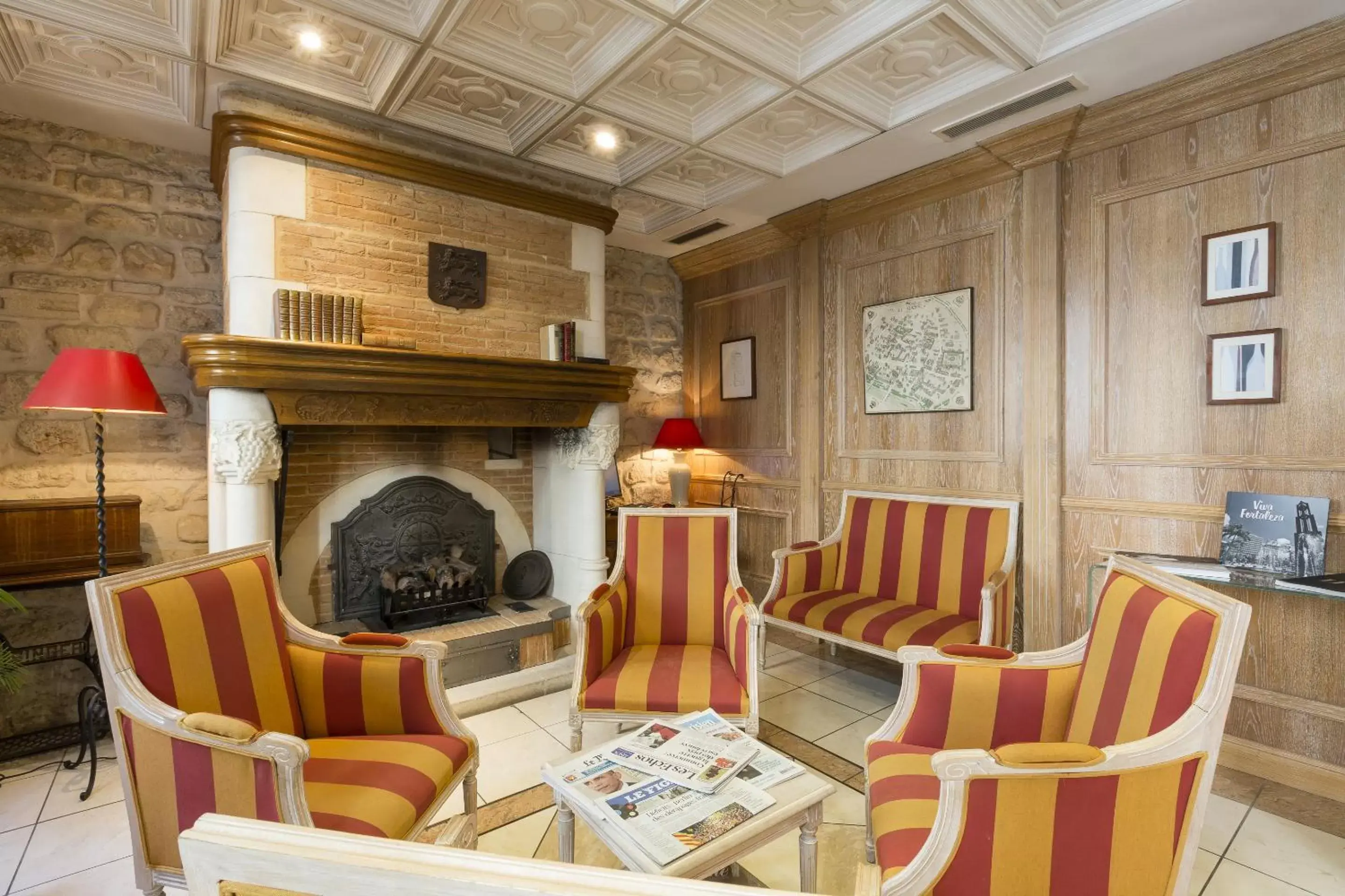 Lounge or bar in Elysees Niel Hotel Lounge or bar in Elysees Niel Hotel