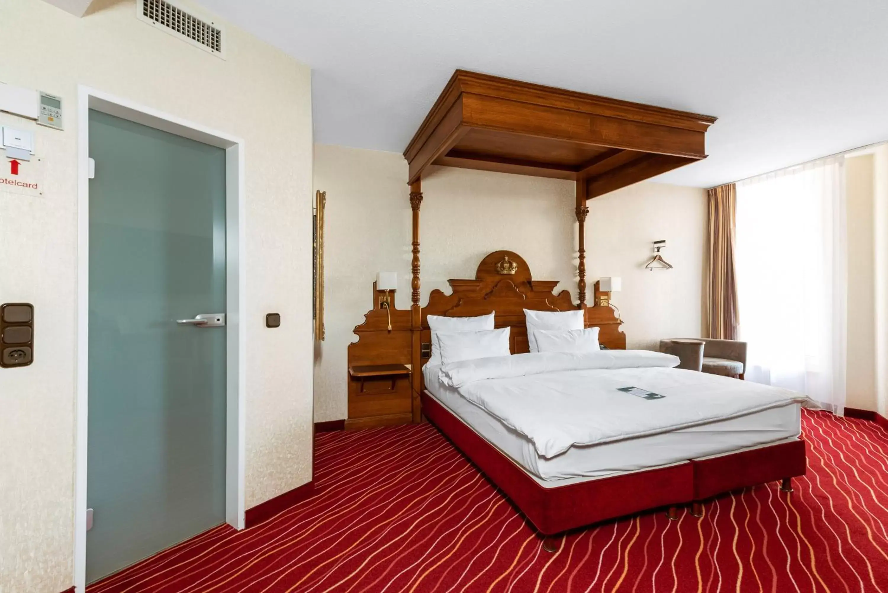 Bedroom, Bed in KING's Hotel First Bedroom, Bed in KING's Hotel First