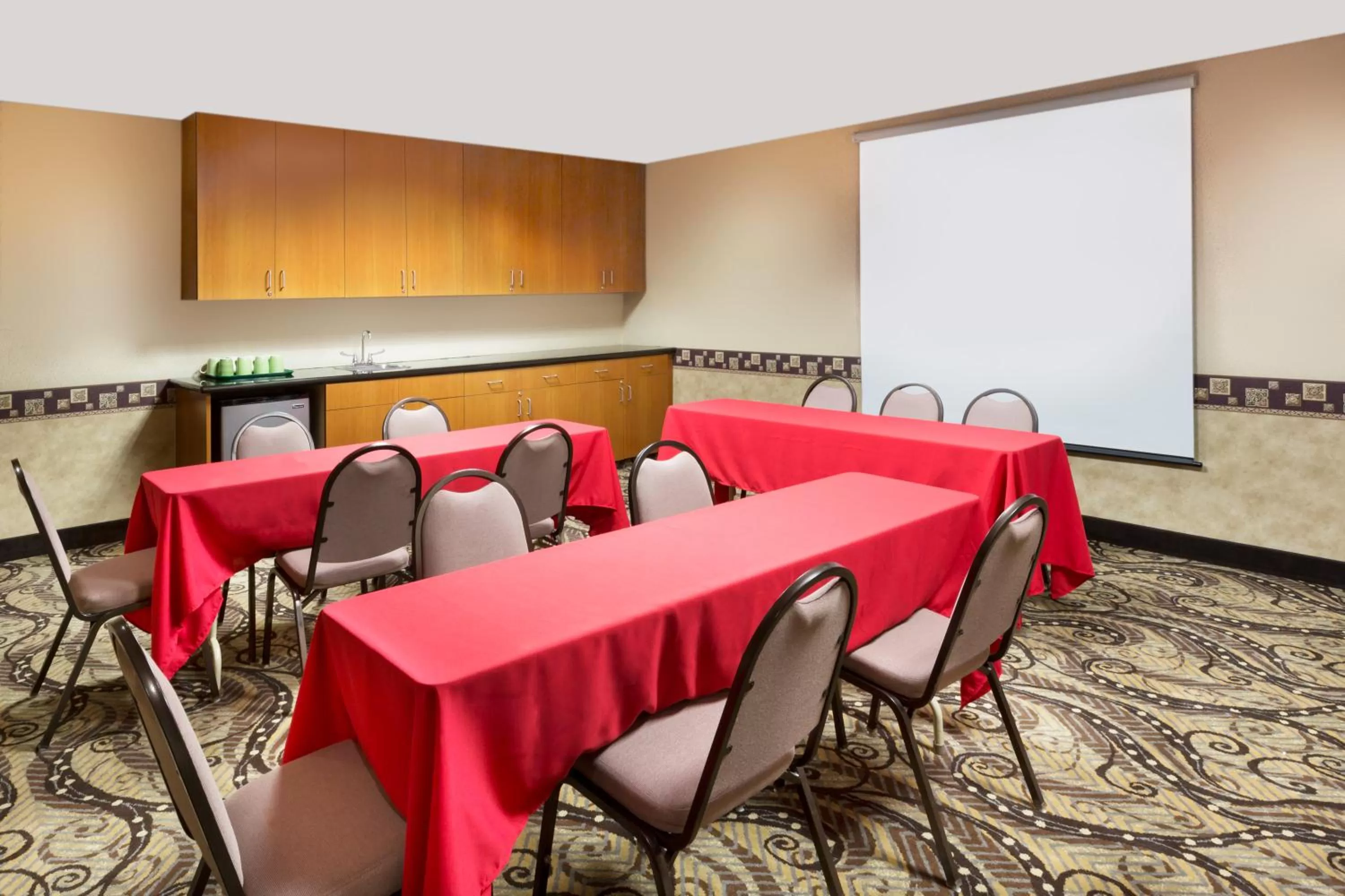 Meeting/conference room in Hawthorn Suites by Wyndham Rancho Cordova/Folsom
