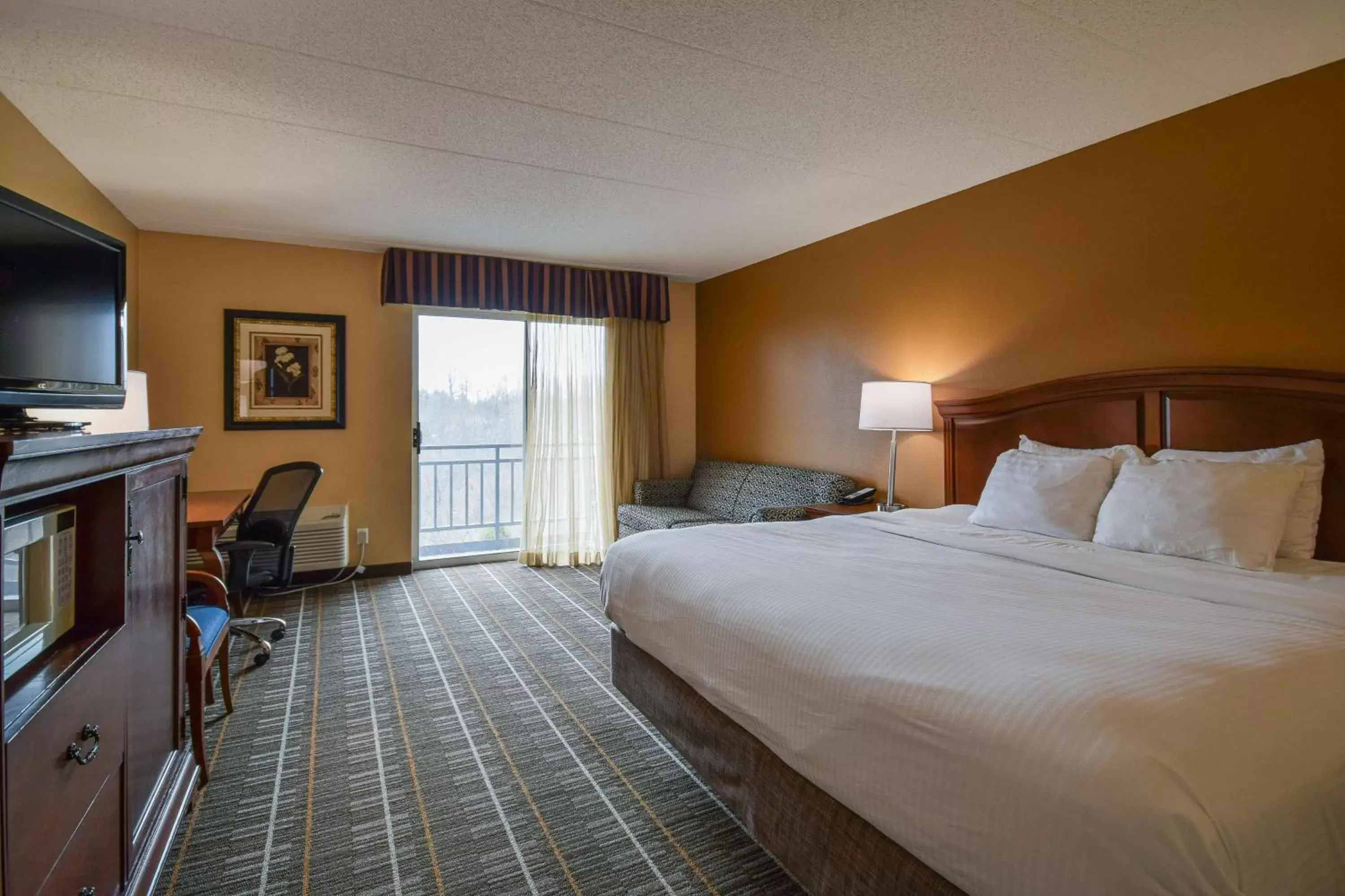 Photo of the whole room, Bed in Best Western Resort Hotel & Conference Center Portage