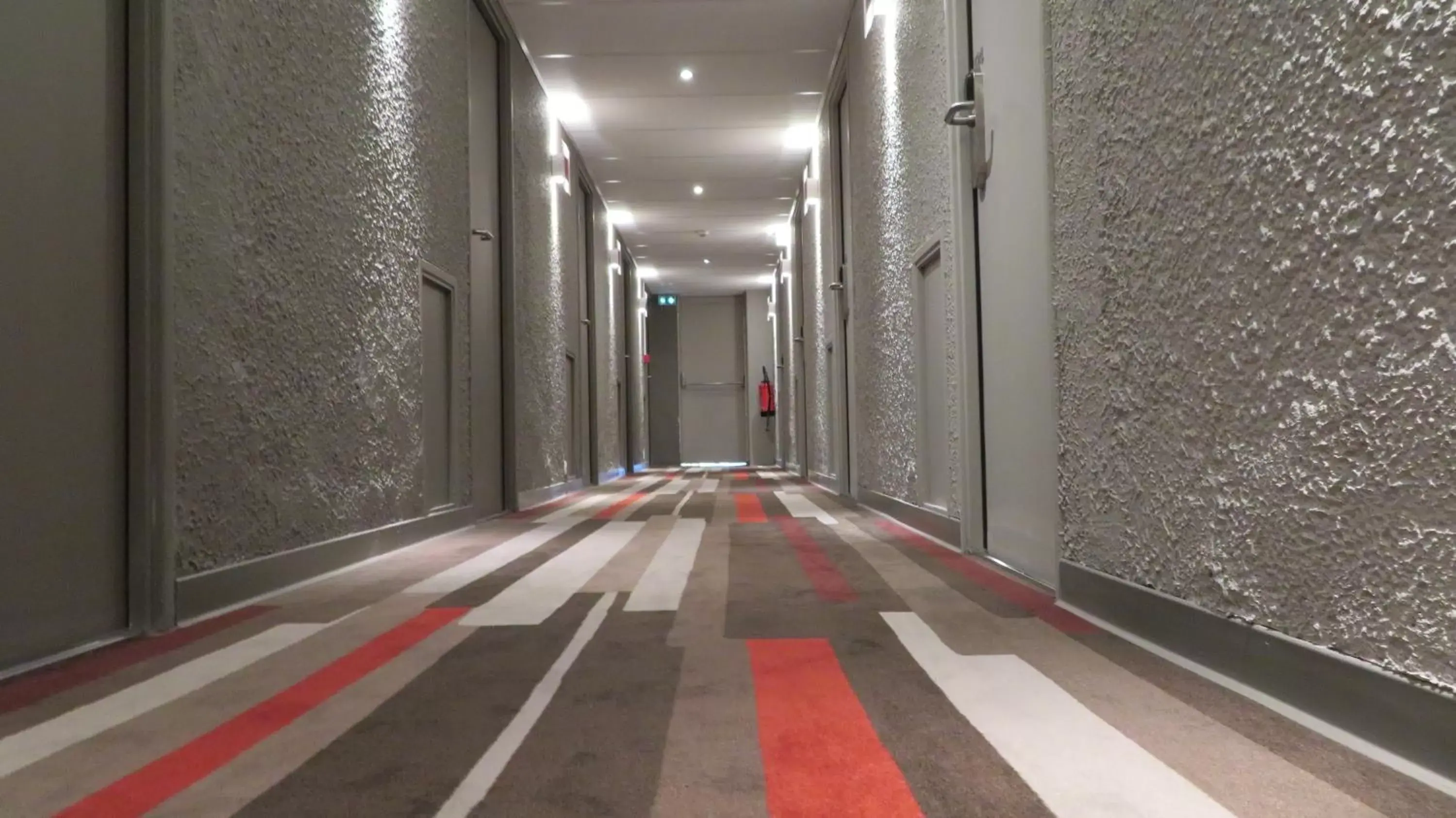 Lobby or reception in ibis Melun