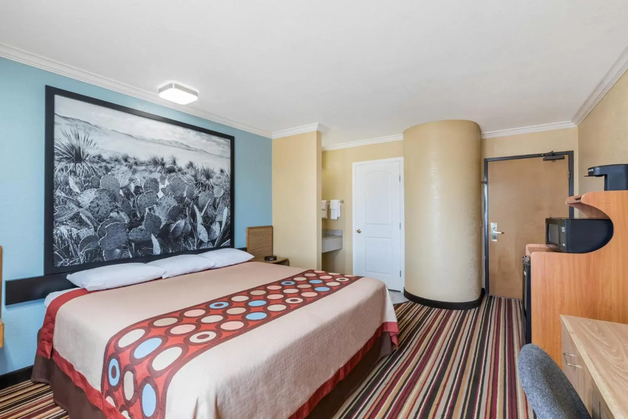 Bed in Super 8 by Wyndham Midland