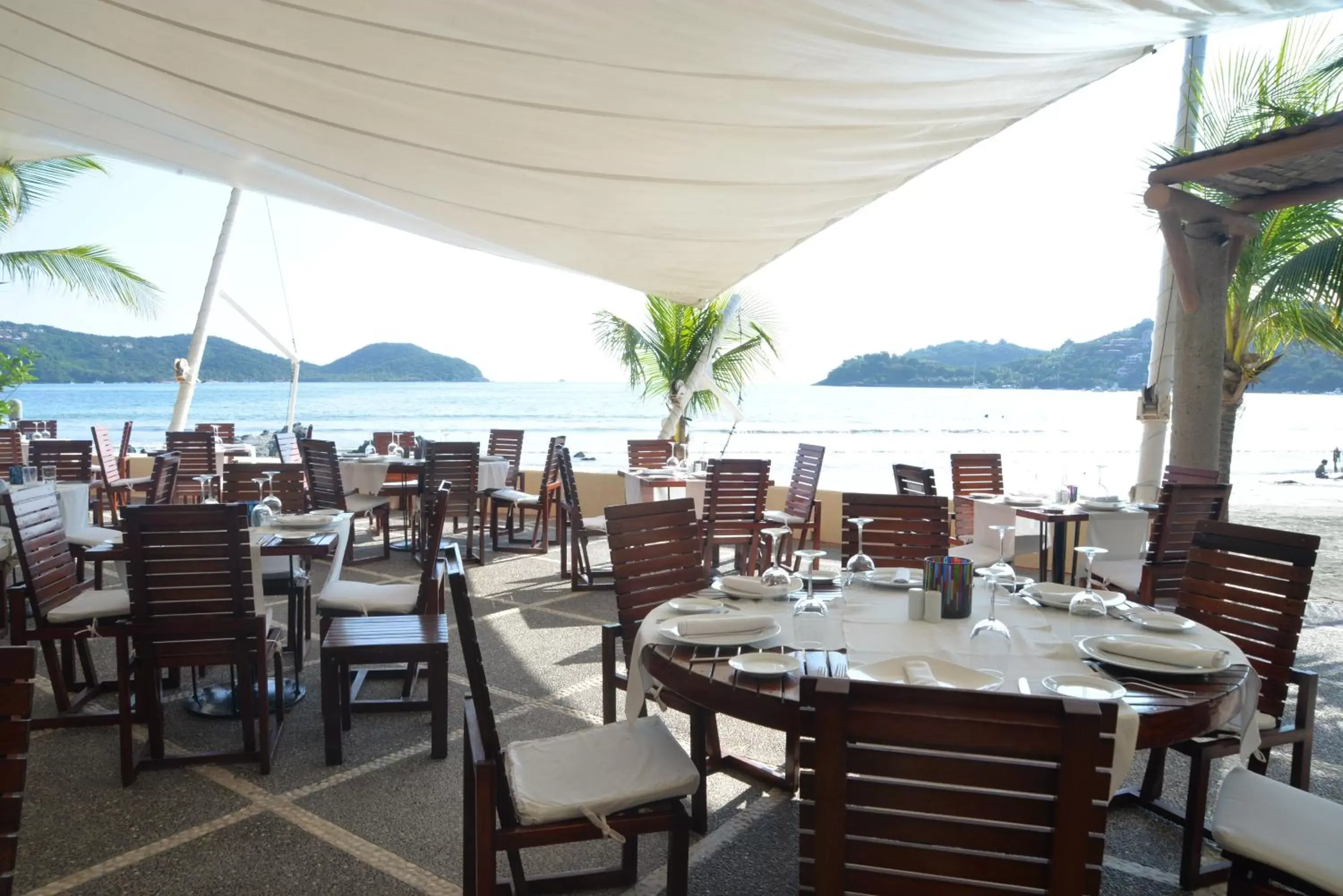 Restaurant/Places to Eat in Hotel Aura del Mar