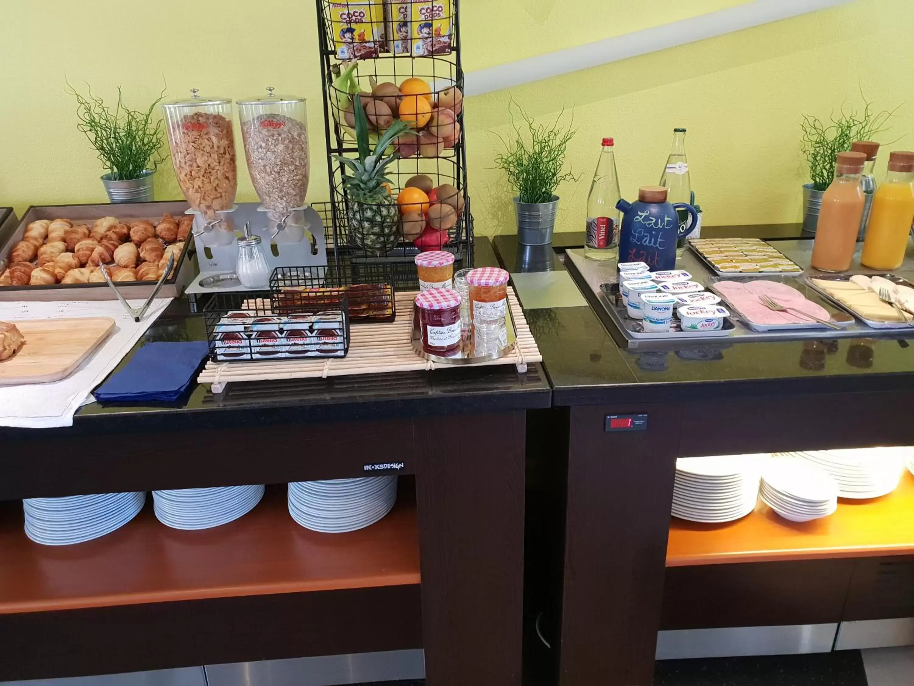 Buffet breakfast in ibis Styles Marseille Plan de Campagne