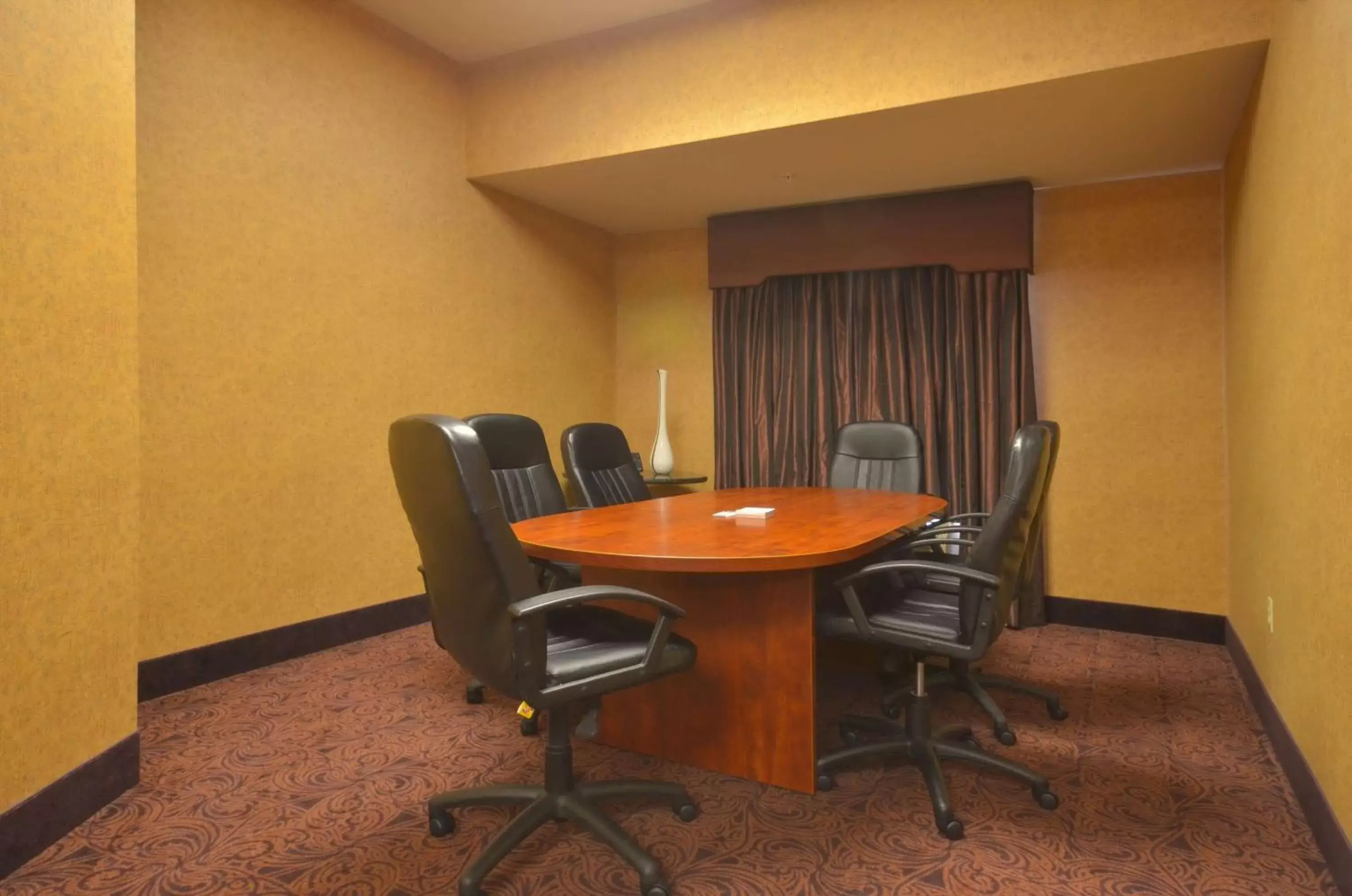 Meeting/conference room in Hampton Inn Bryant