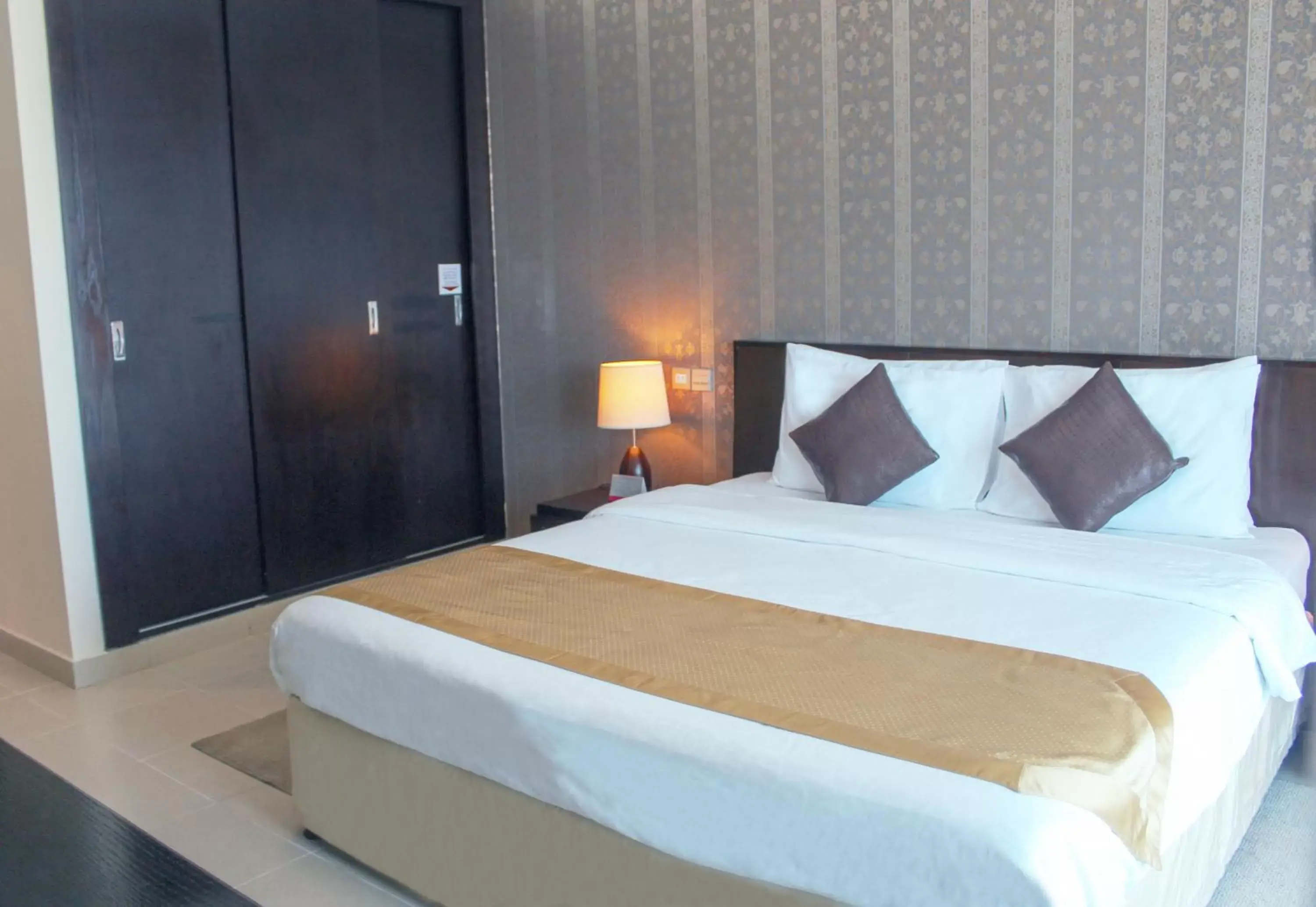 Bed in Dunes Hotel Apartment Oud Metha, Bur Dubai