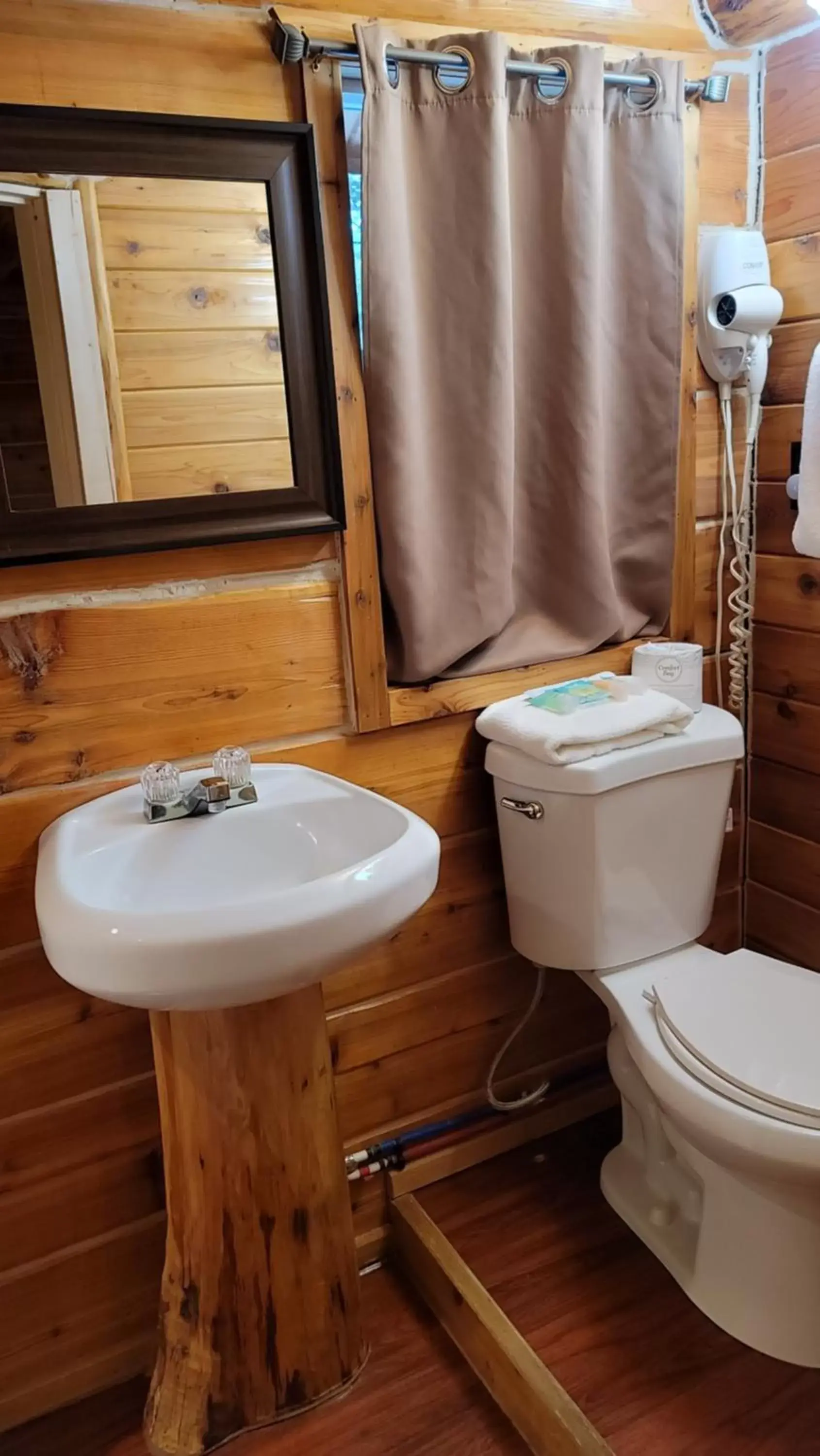 Bathroom in Riverfront Motel & Cabins