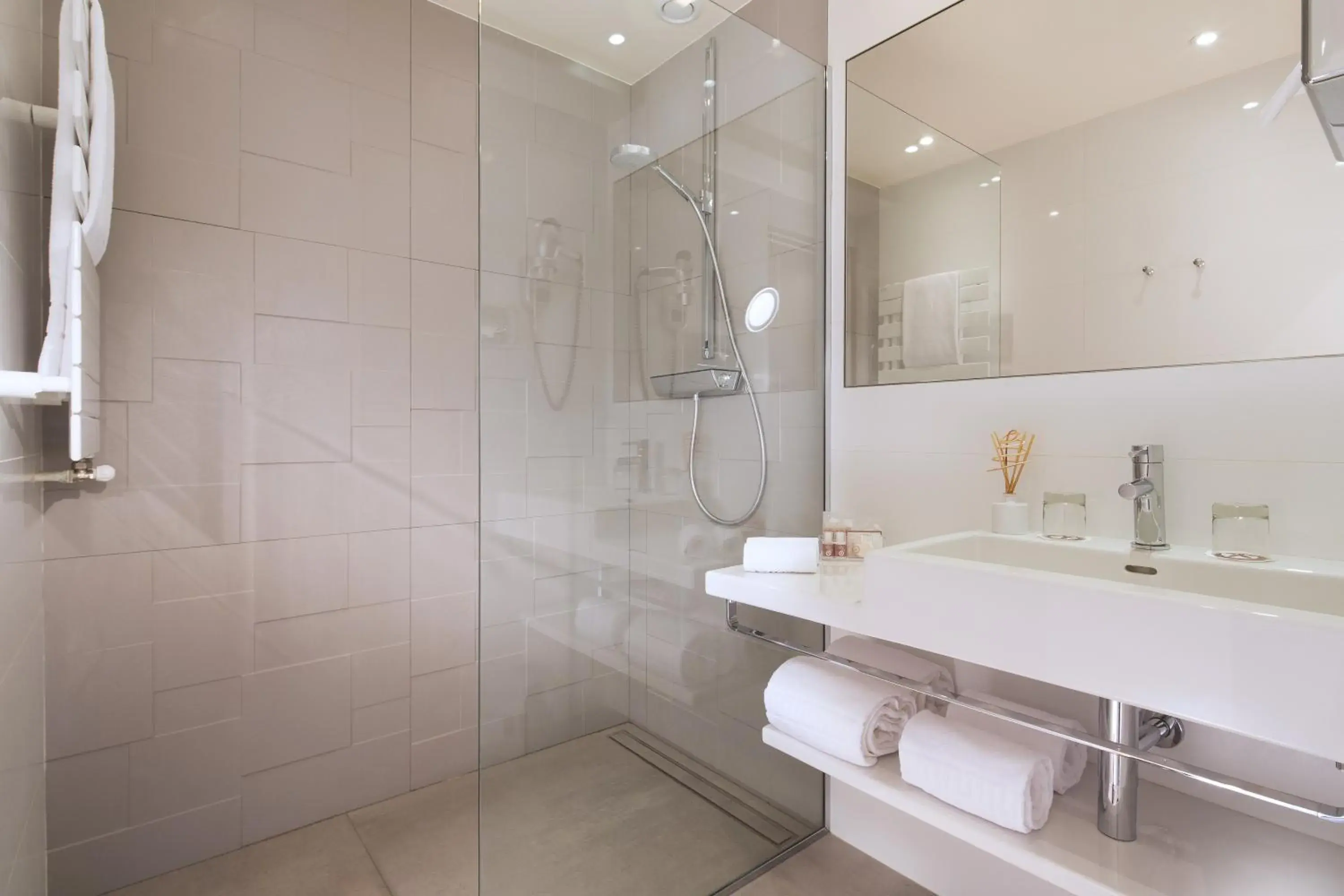 Shower, Bathroom in Acropole