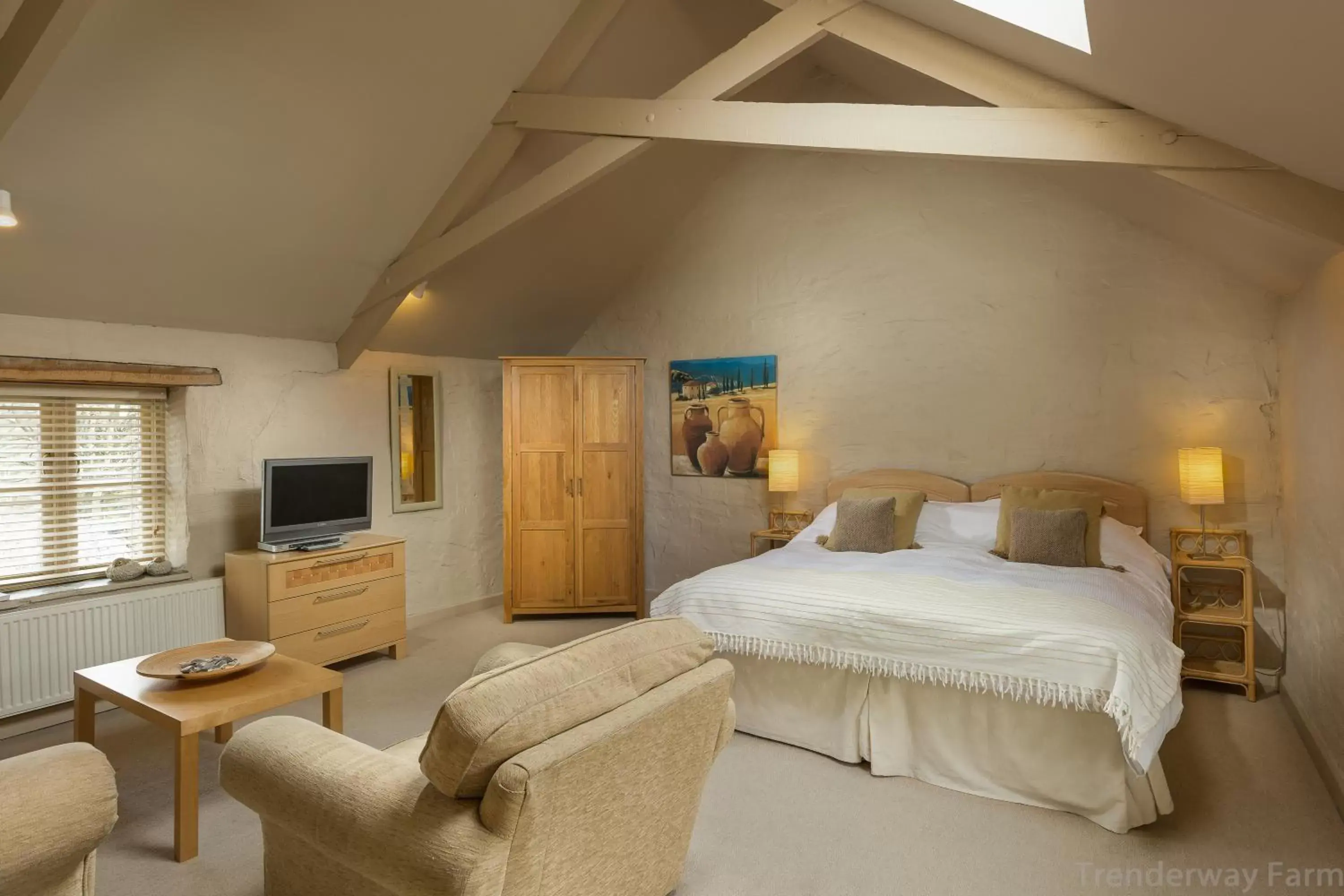 Bedroom, Bed in Trenderway Farm