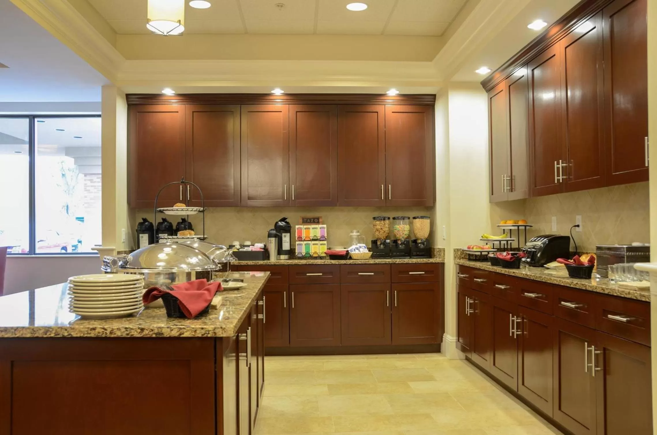 Breakfast in Penn Wells Lodge