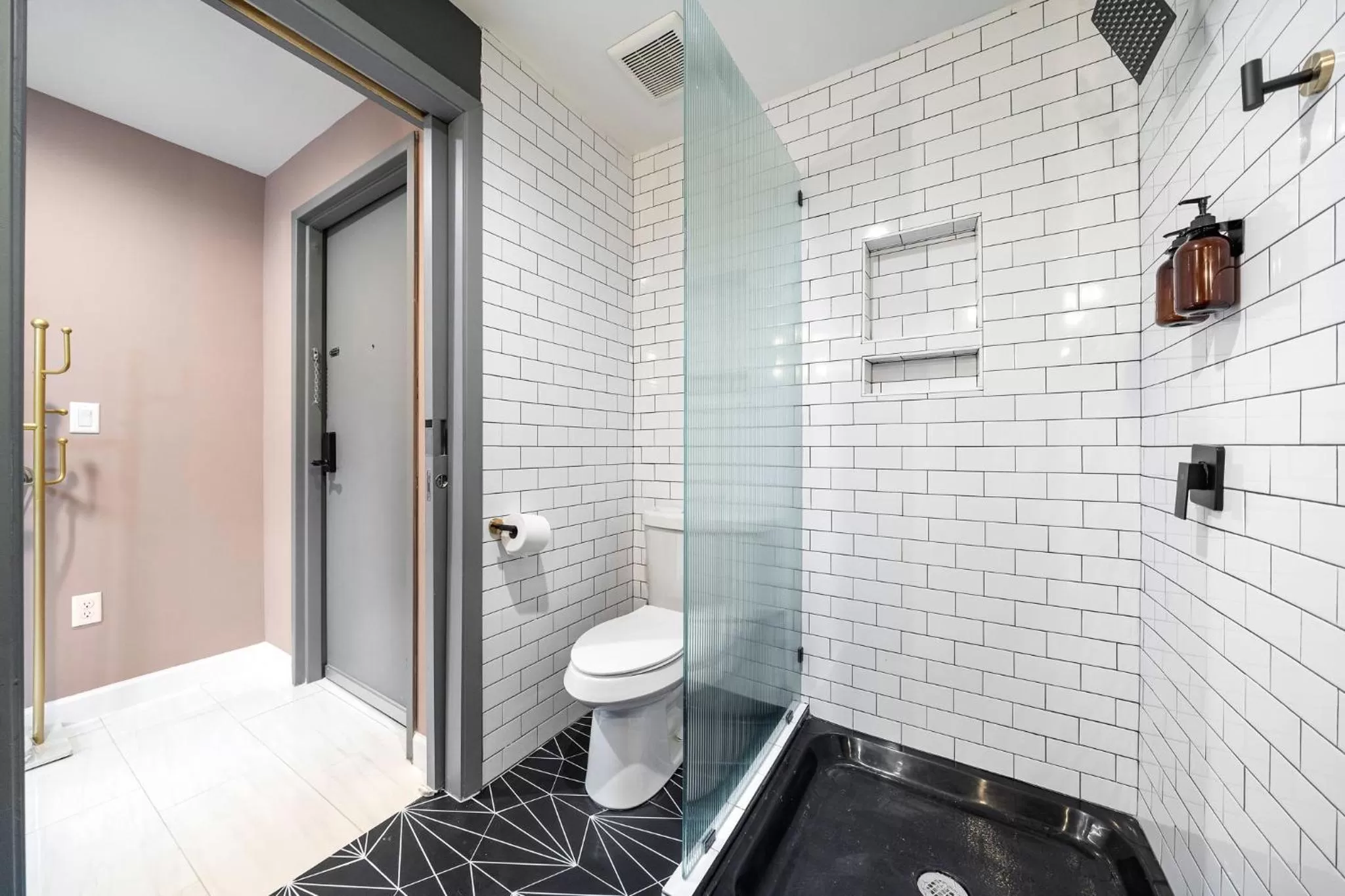 Shower in Wanderstay Boutique Hotel