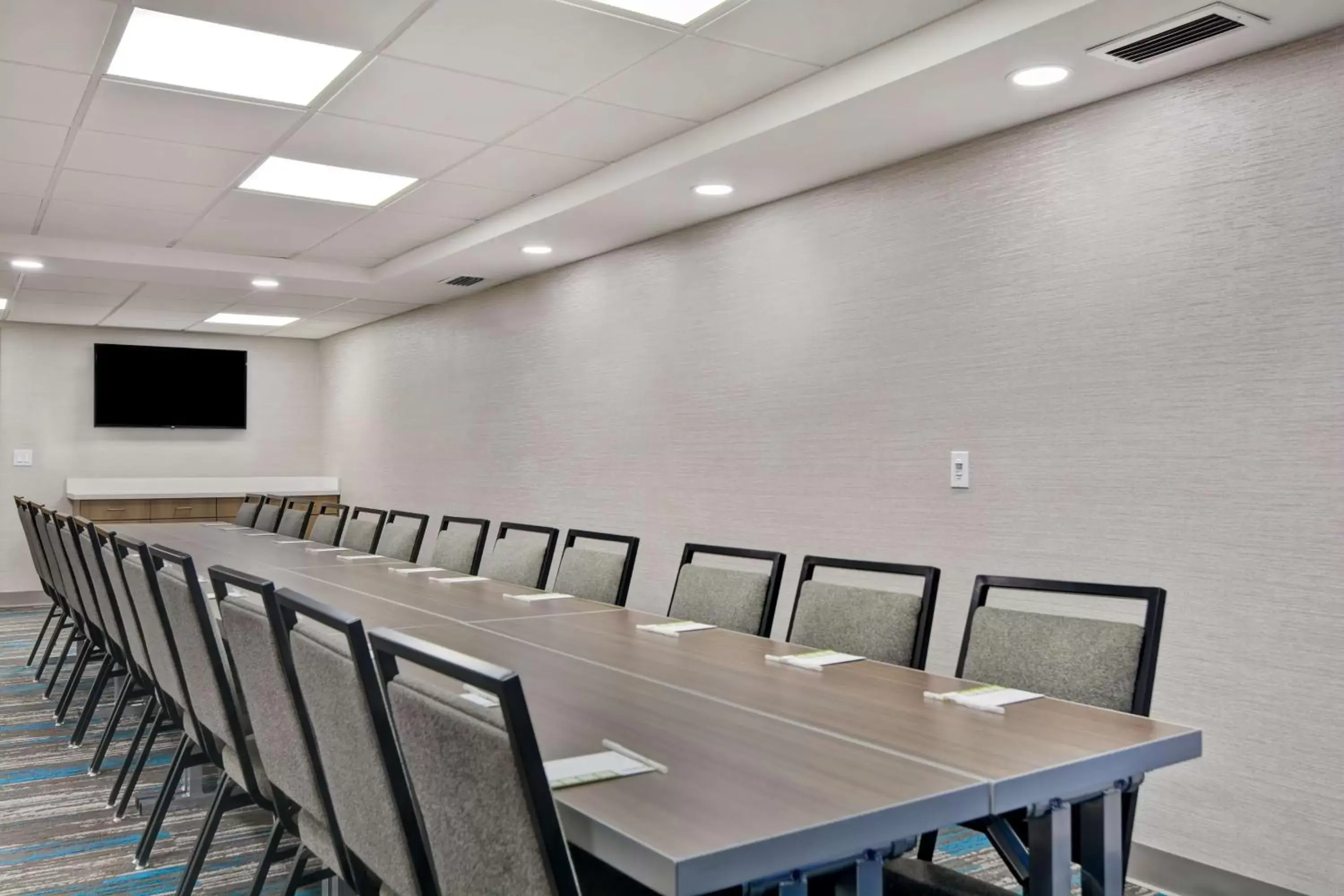 Meeting/conference room in Home2 Suites Ormond Beach Oceanfront, FL
