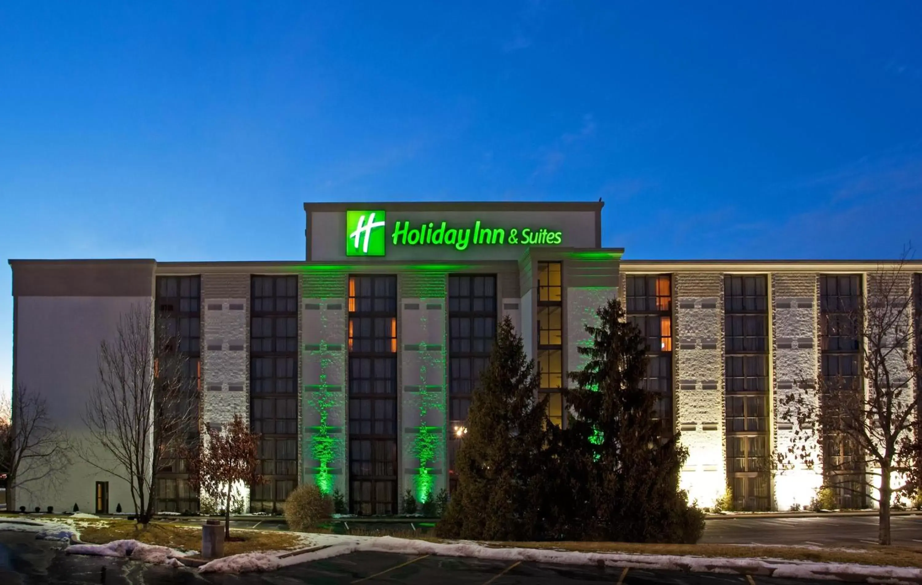 Property Building in Holiday Inn Cincinnati-Eastgate, an IHG Hotel