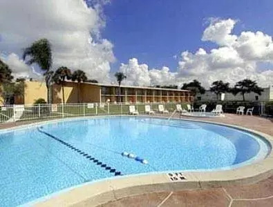 Swimming Pool in Howard Johnson by Wyndham Winter Haven FL