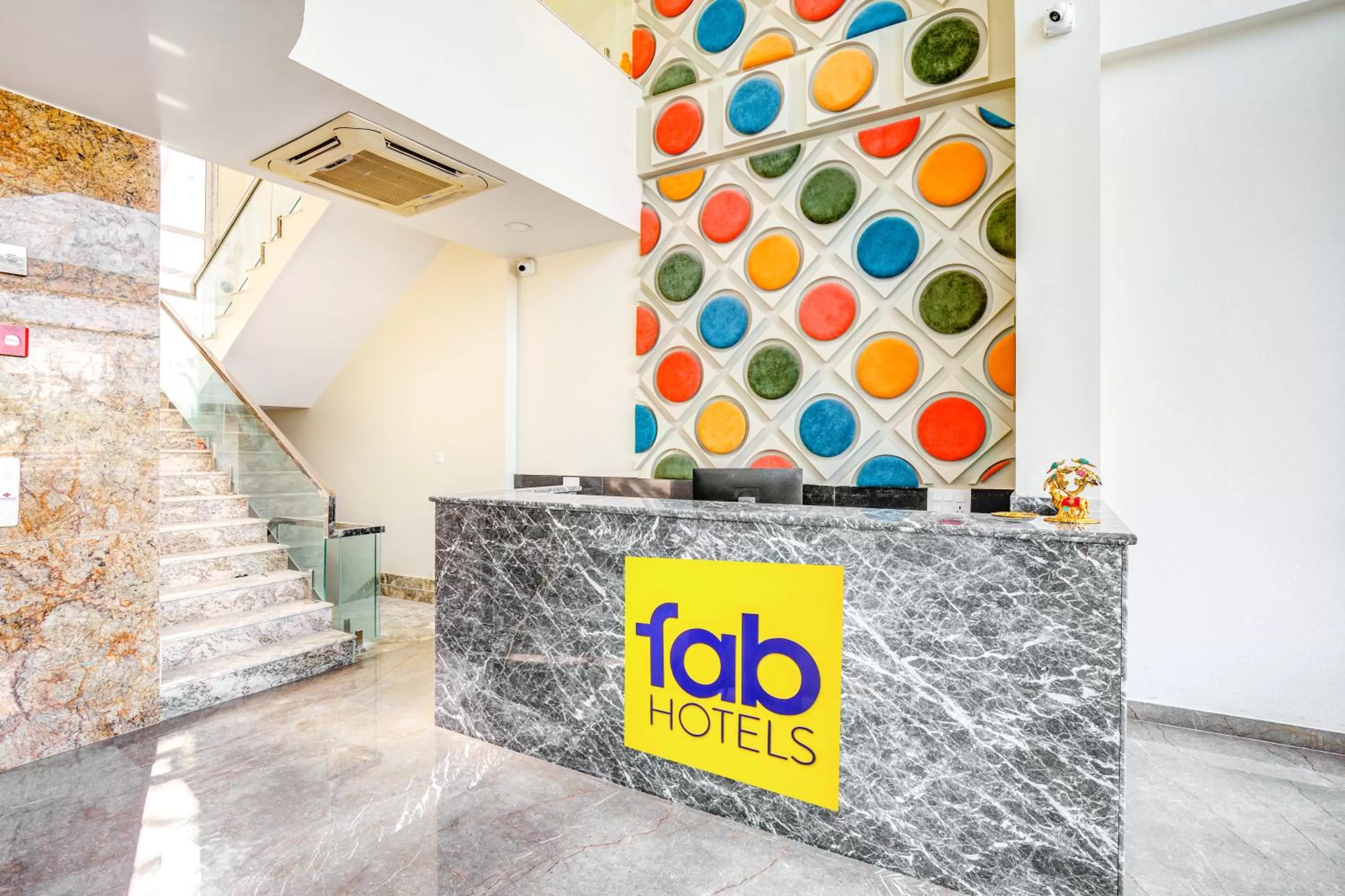 Lobby or reception in FabHotel The White Moon