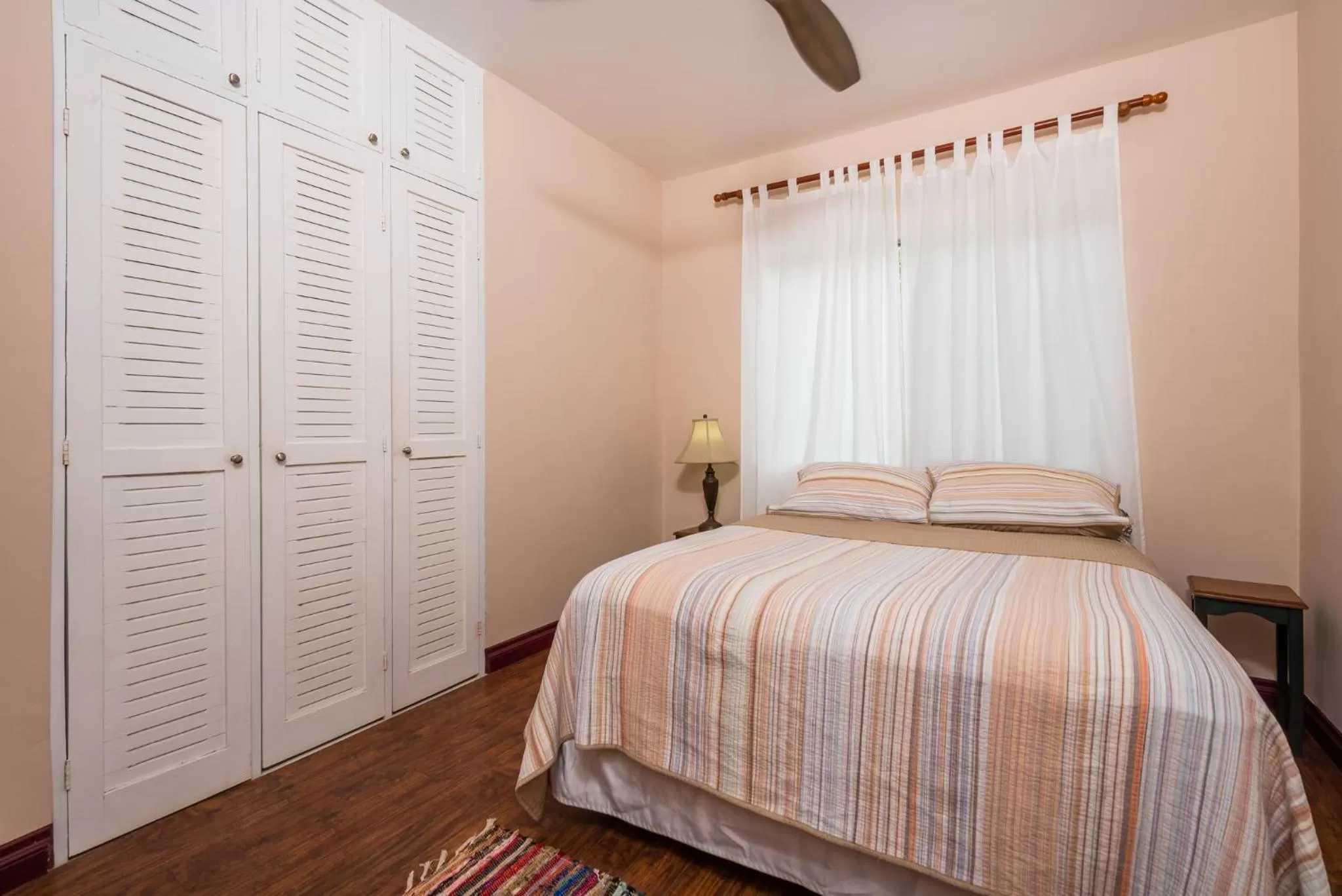 Bedroom, Bed in Corona del Mar