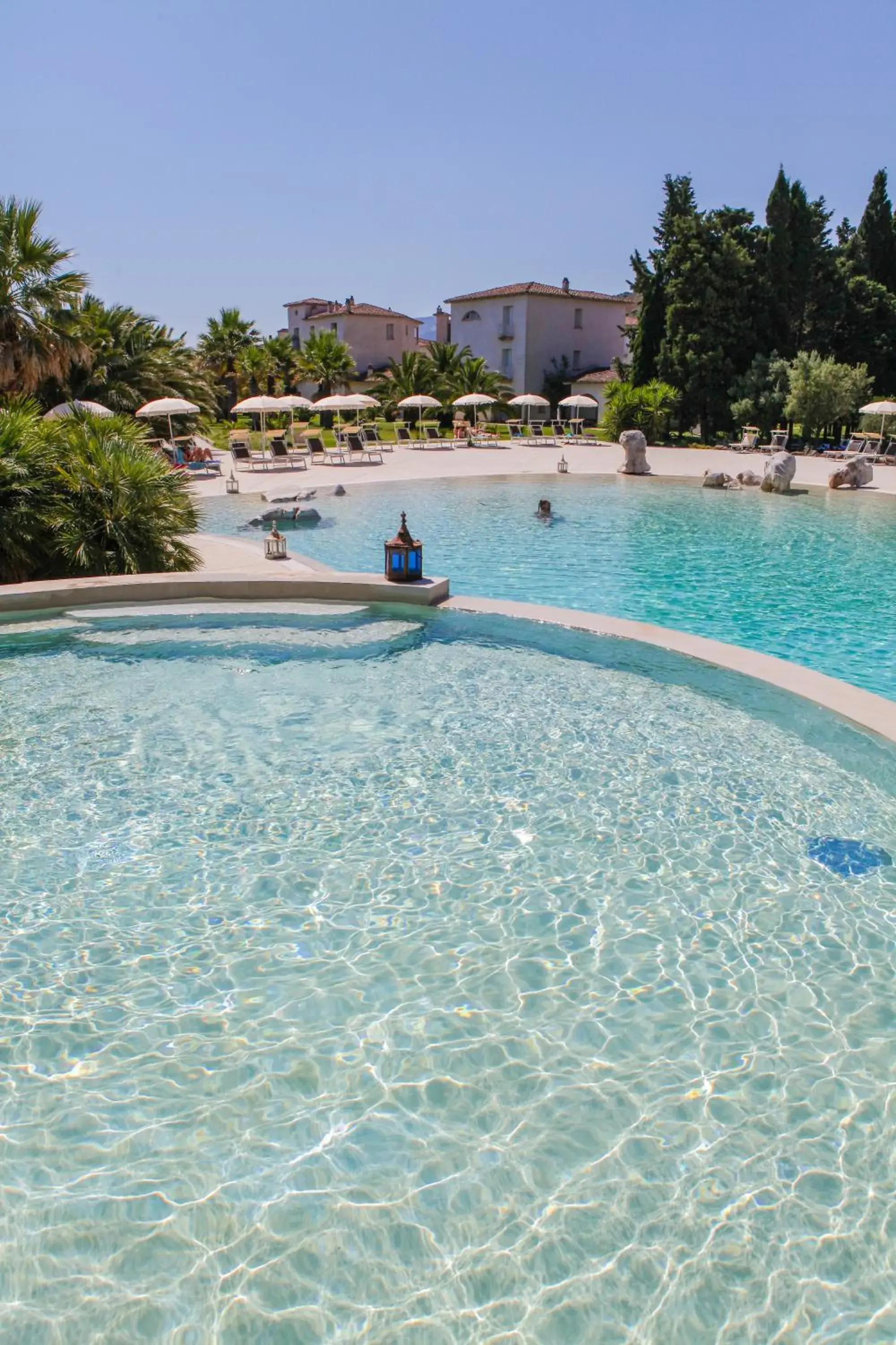 Hot Tub, Swimming Pool in Tartheshotel