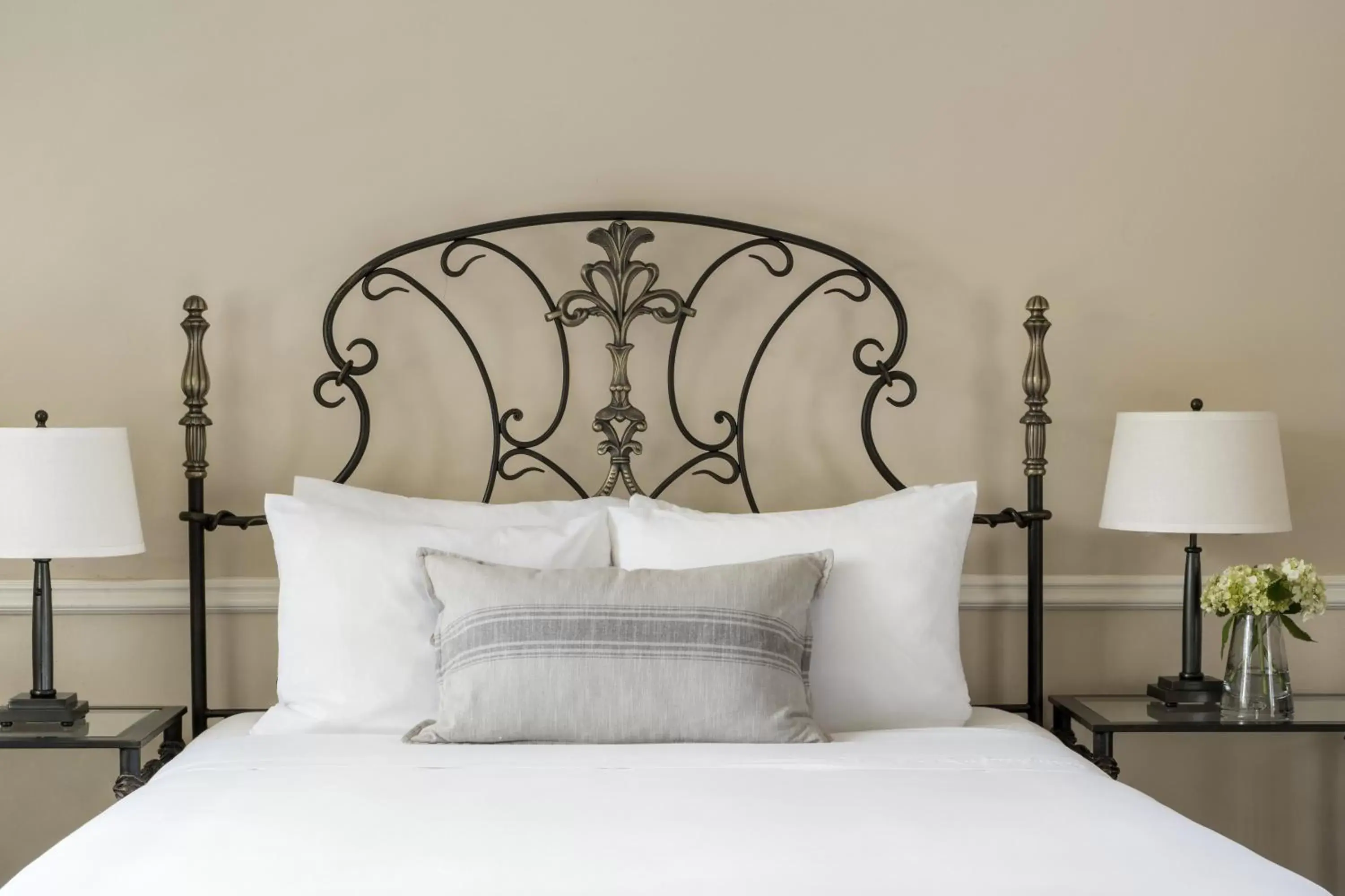 Bed in Coachman's Inn, A Four Sisters Inn