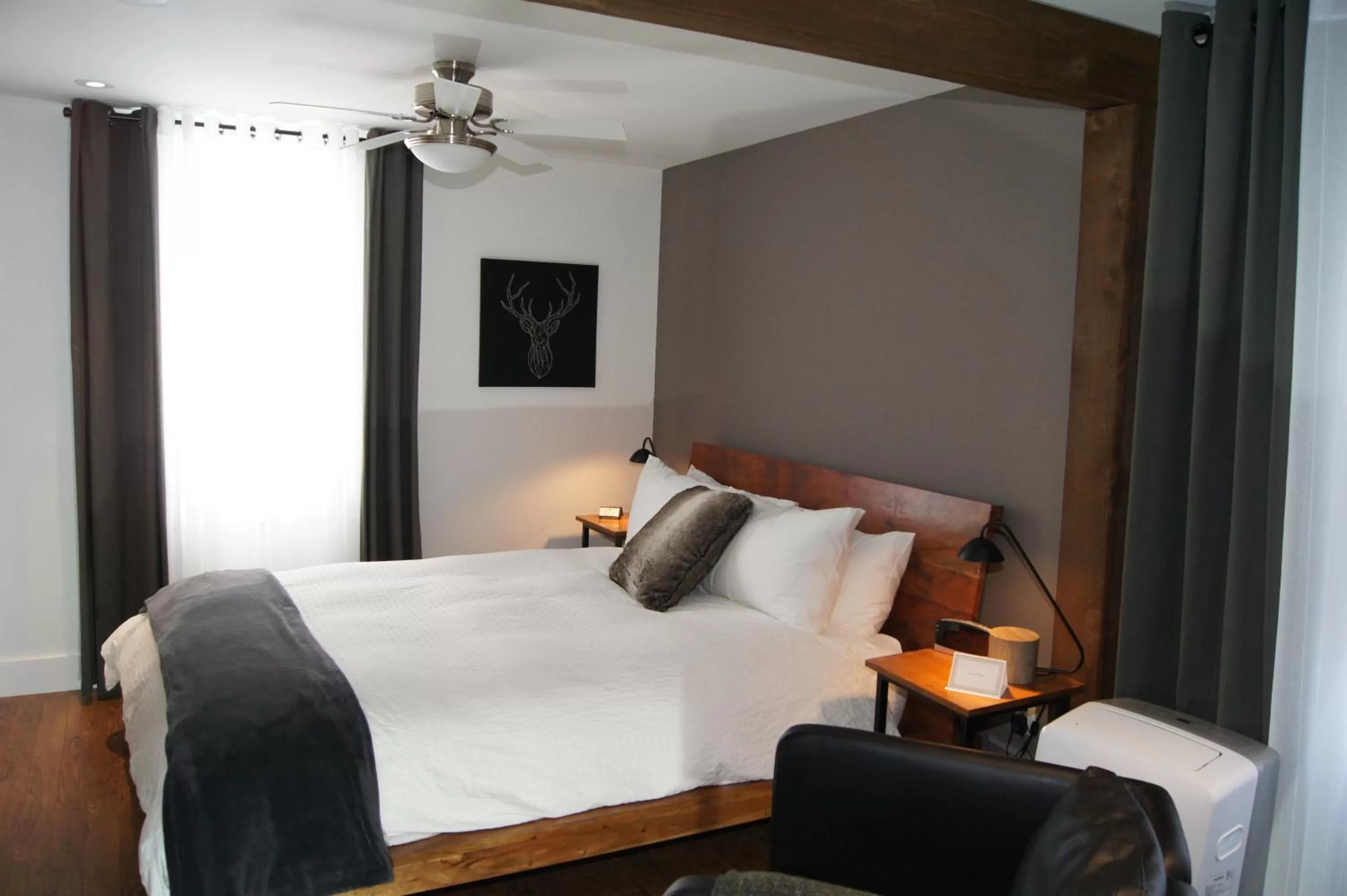 Bedroom, Bed in Restaurant et Gite Les Passionnés