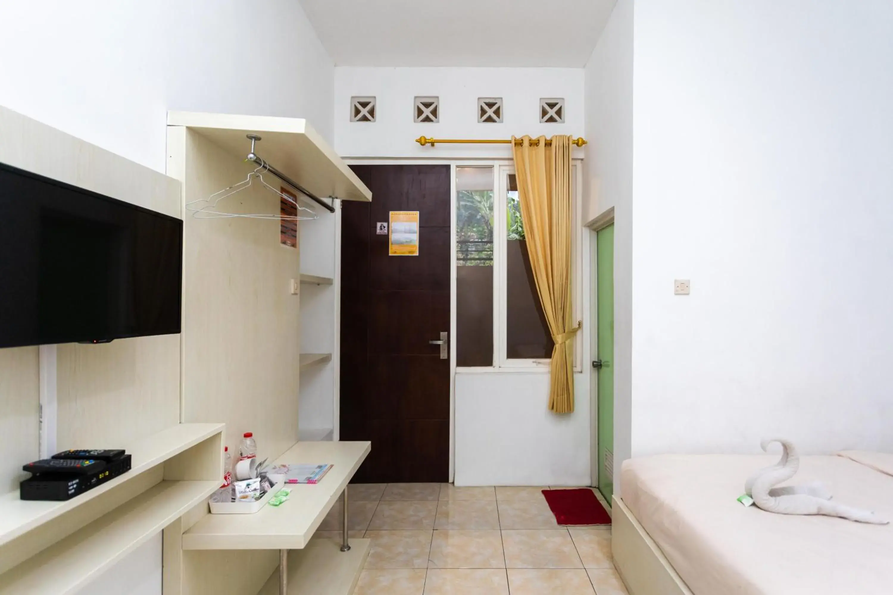 TV and multimedia, Bathroom in Batuque Town Villa 2