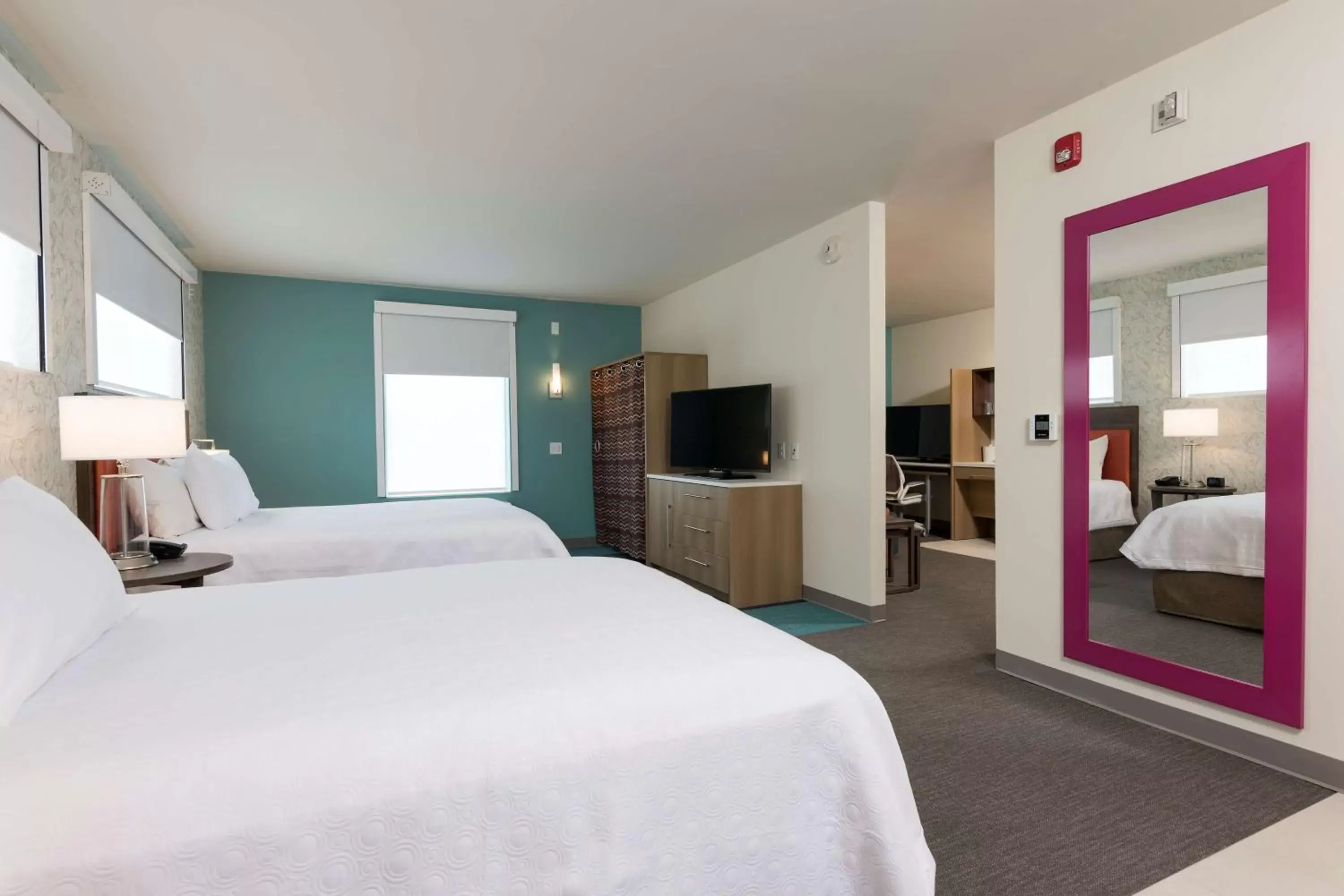 Bed in Home2 Suites by Hilton Louisville Downtown NuLu
