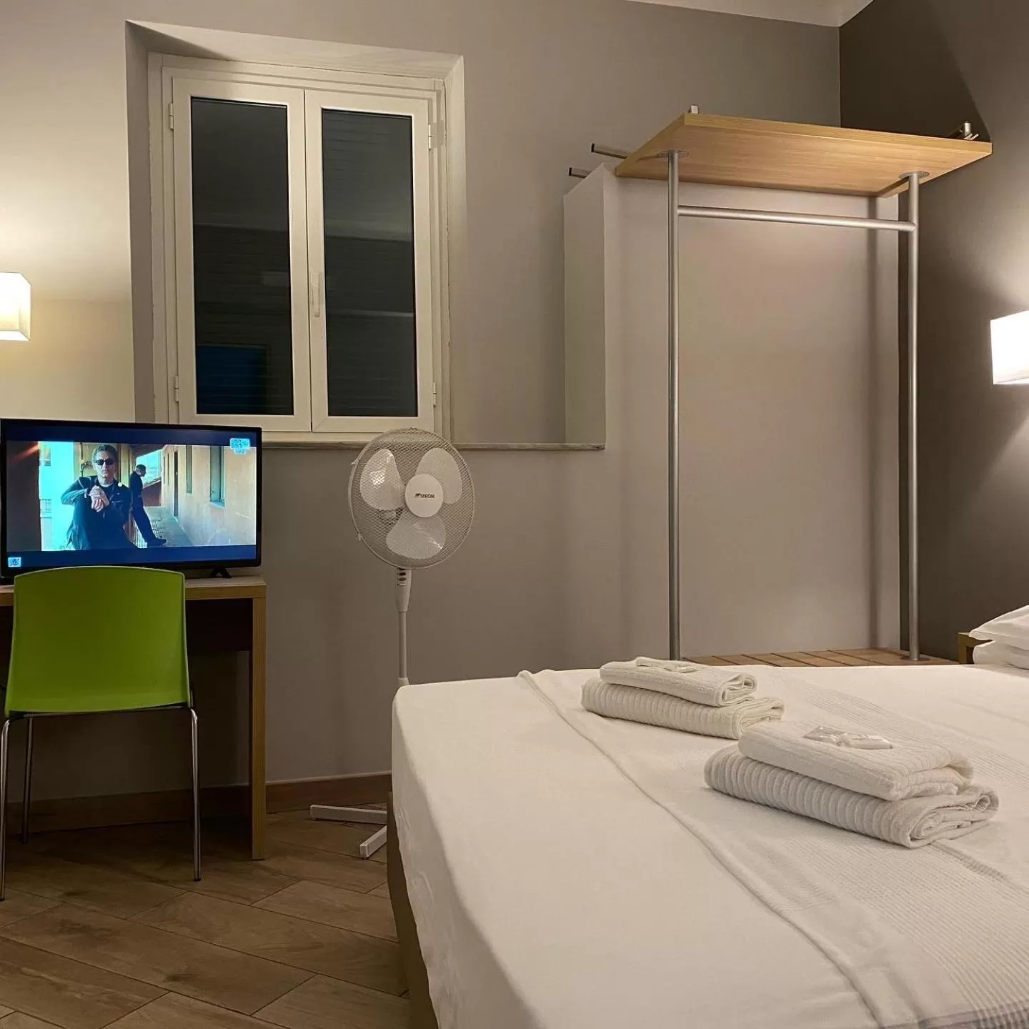 TV and multimedia, Bed in Hotel Genziana