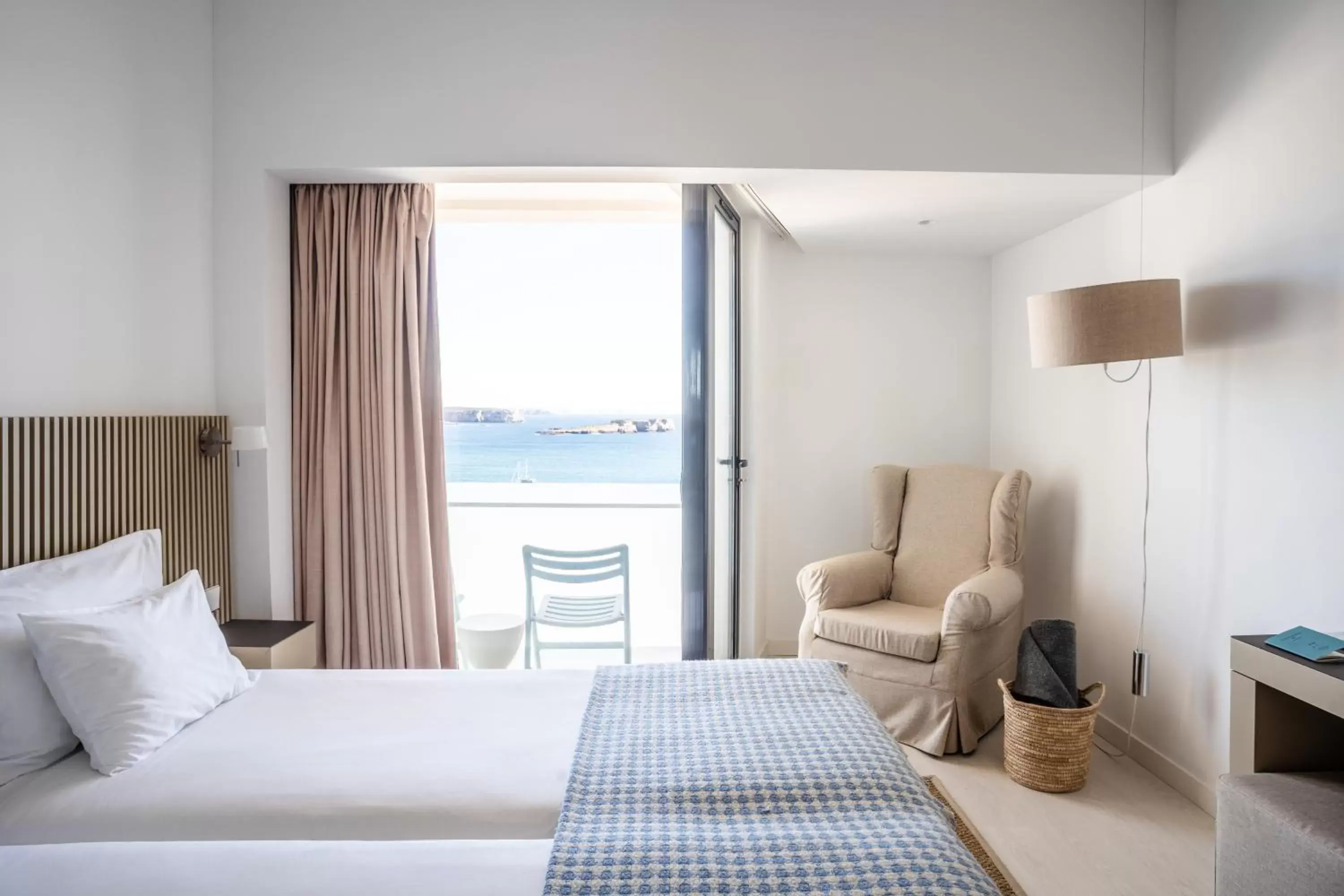 Suite with Front Sea View in Memmo Baleeira - Design Hotels