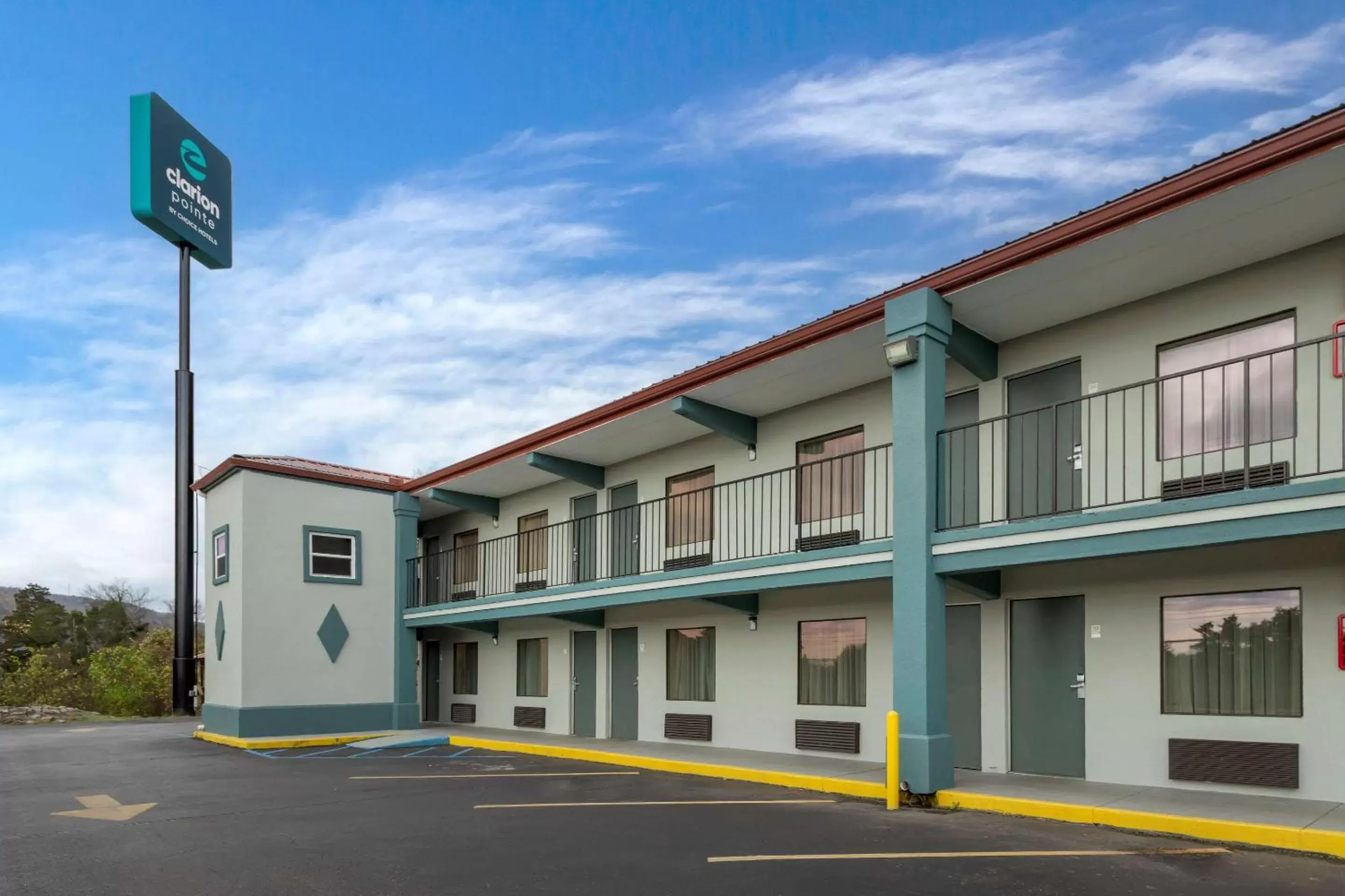 Property building in Clarion Pointe Kimball By Choice Hotels Property building in Clarion Pointe Kimball By Choice Hotels