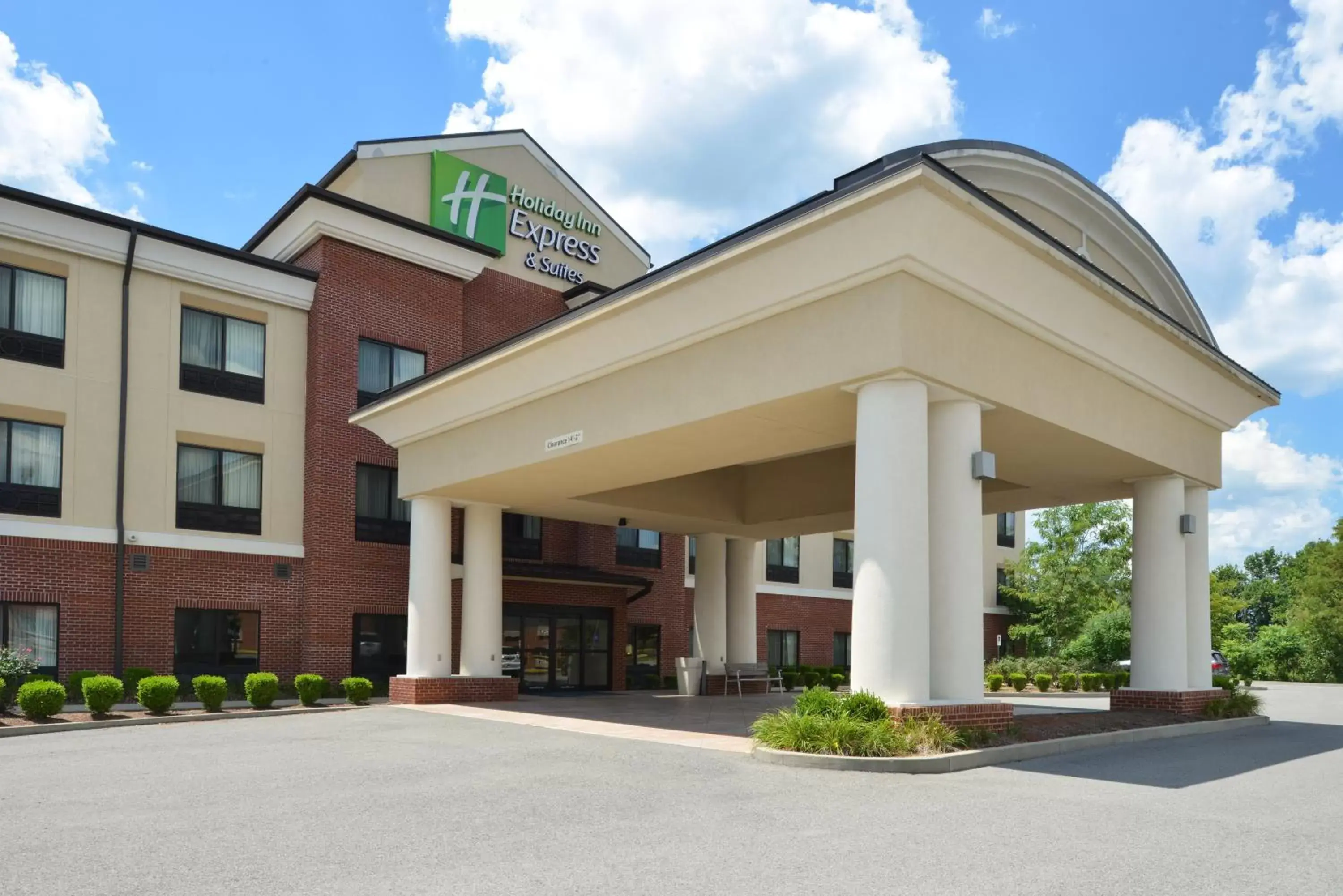 Property building in Holiday Inn Express & Suites Fairmont, an IHG Hotel
